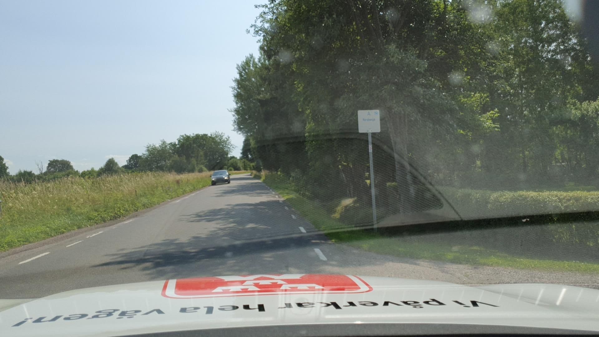 Street view near Rösberga Säteri, Falköping — © roadroid (CC BY-SA · Mapillary)