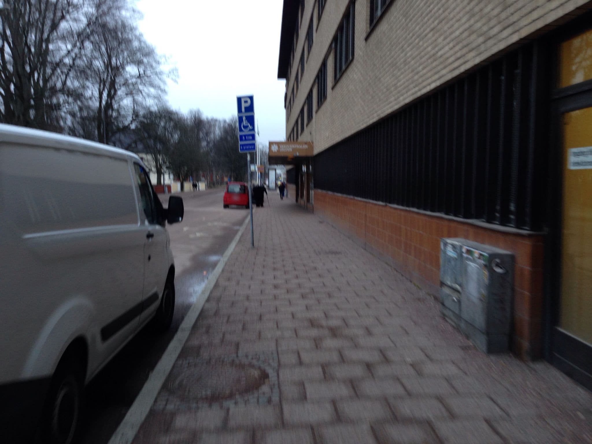 Street view near 卡爾斯塔德宜必思尚品飯店 (ibis Styles Karlstad City) - 卡斯塔, Karlstad — © lorimar (CC BY-SA · Mapillary)