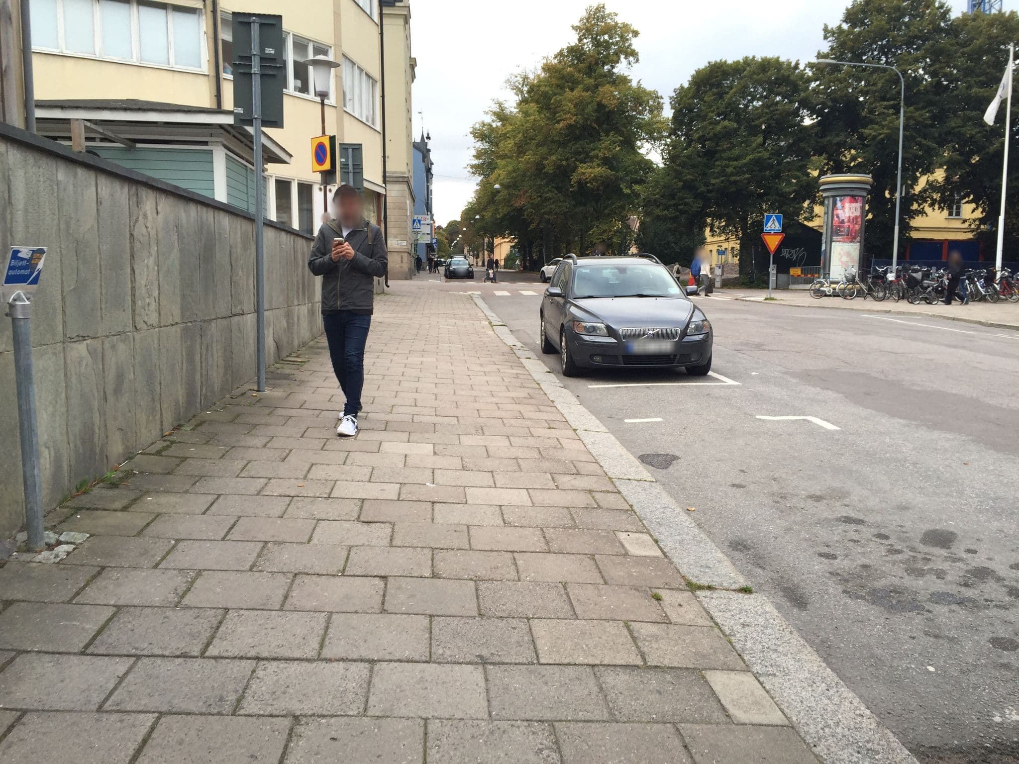 Street view near sky hotel apartments city, Linköping — © jesolem (CC BY-SA · Mapillary)