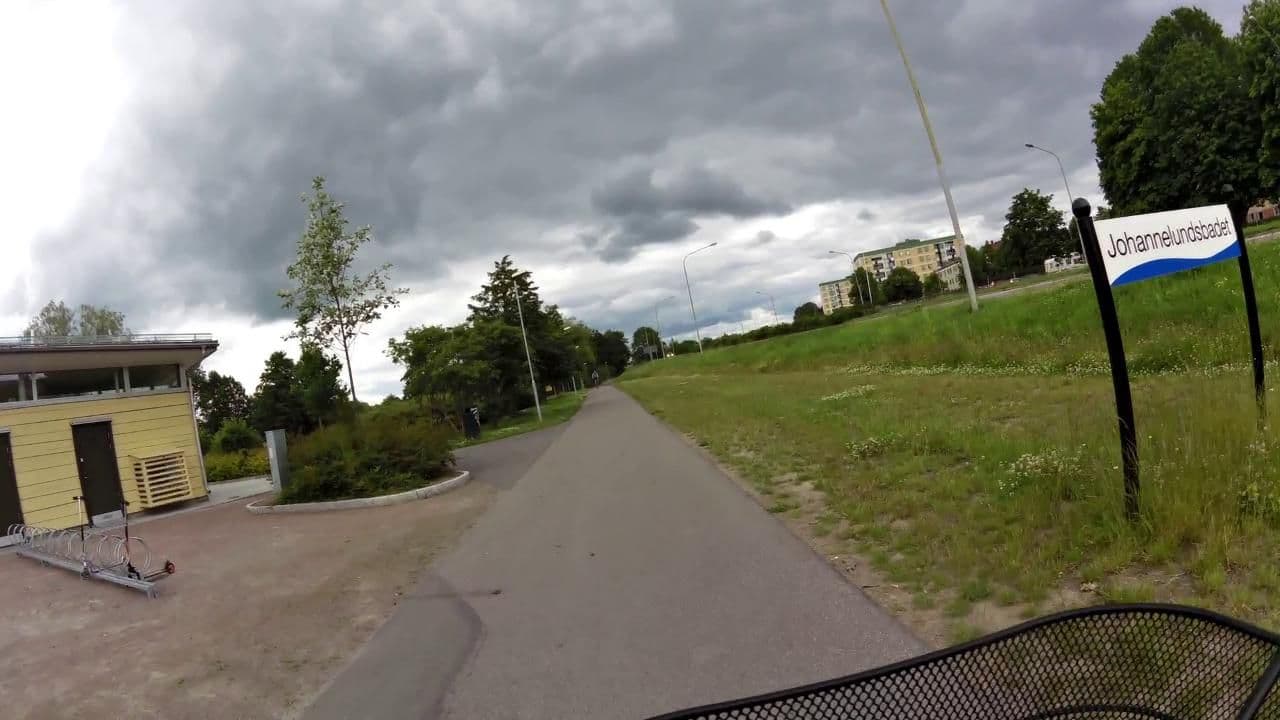 Street view near Johannelundsbadet, Linköping — © jonaslinnell (CC BY-SA · Mapillary)