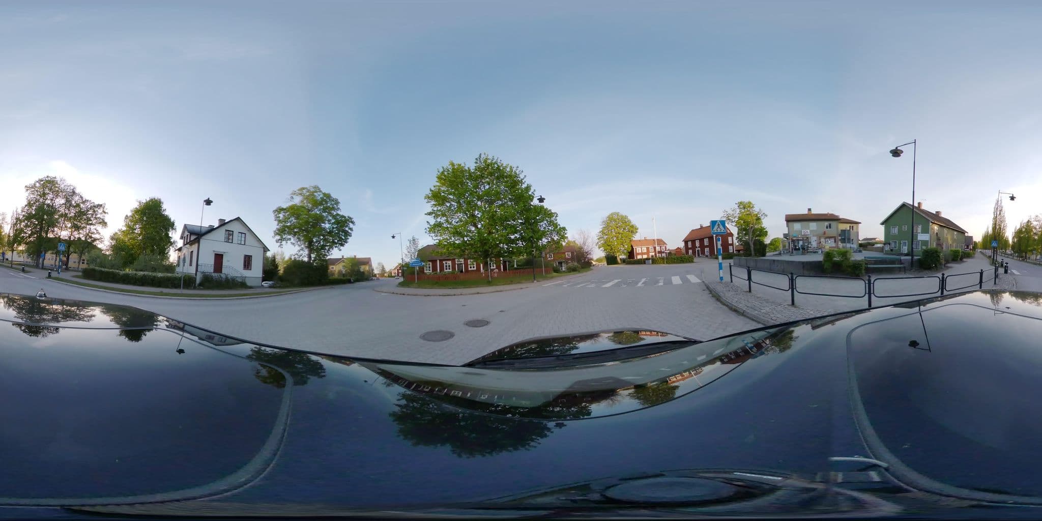 Street view near Gästgifvaregården, Borensberg — © bruno360 (CC BY-SA · Mapillary)