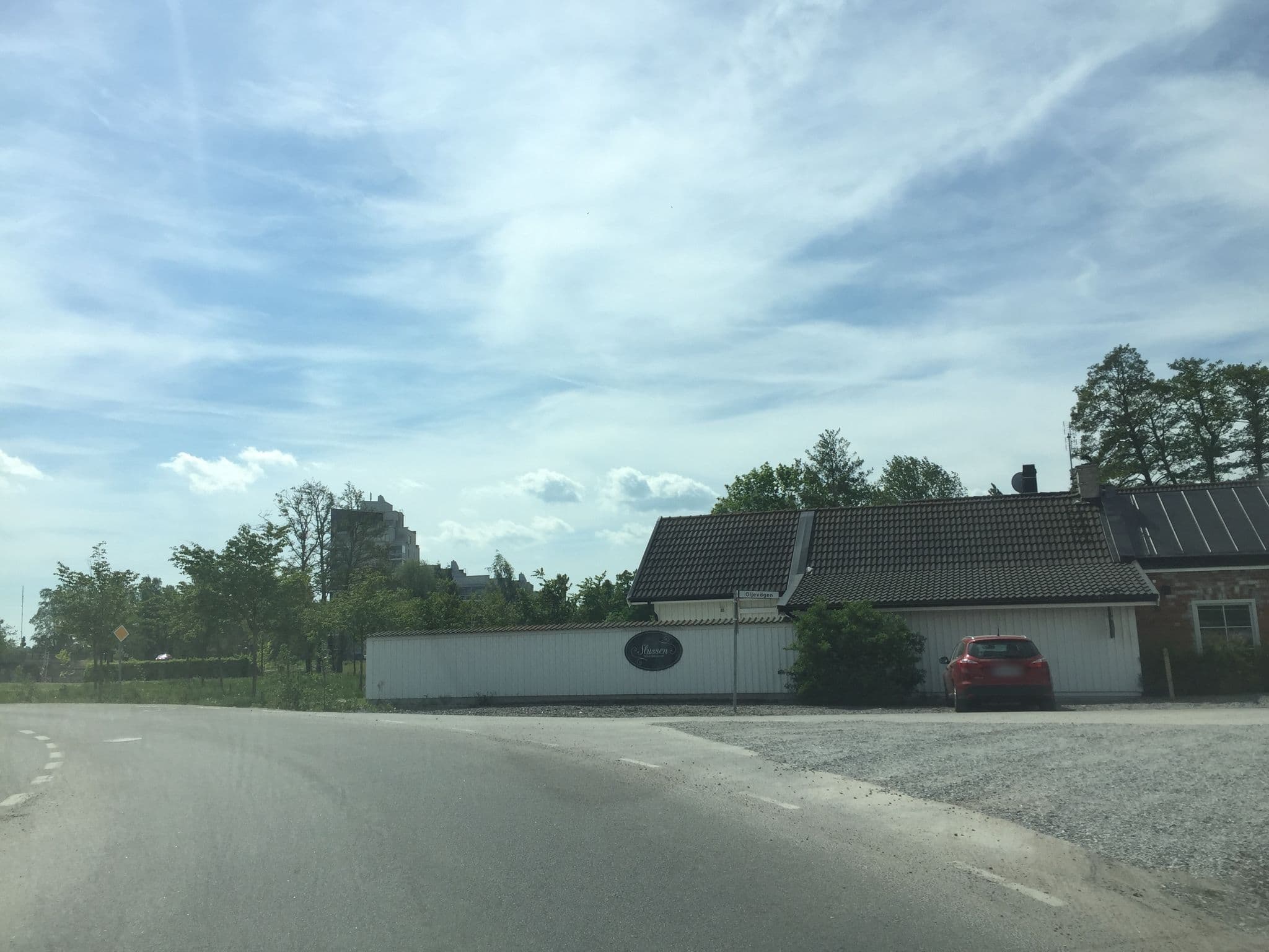 Street view near Slussen Bed and Breakfast, Örebro — © dade (CC BY-SA · Mapillary)