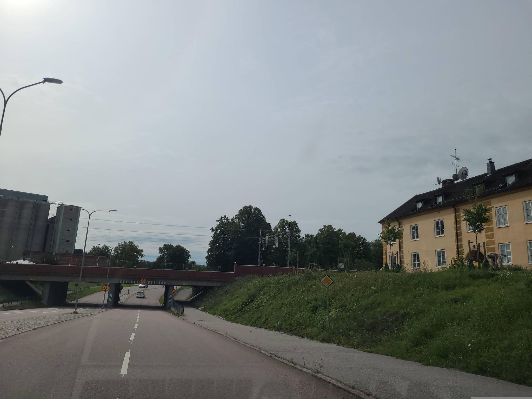 Street view near Karl Knutssongatan 2c, Arboga — © jopparn (CC BY-SA · Mapillary)