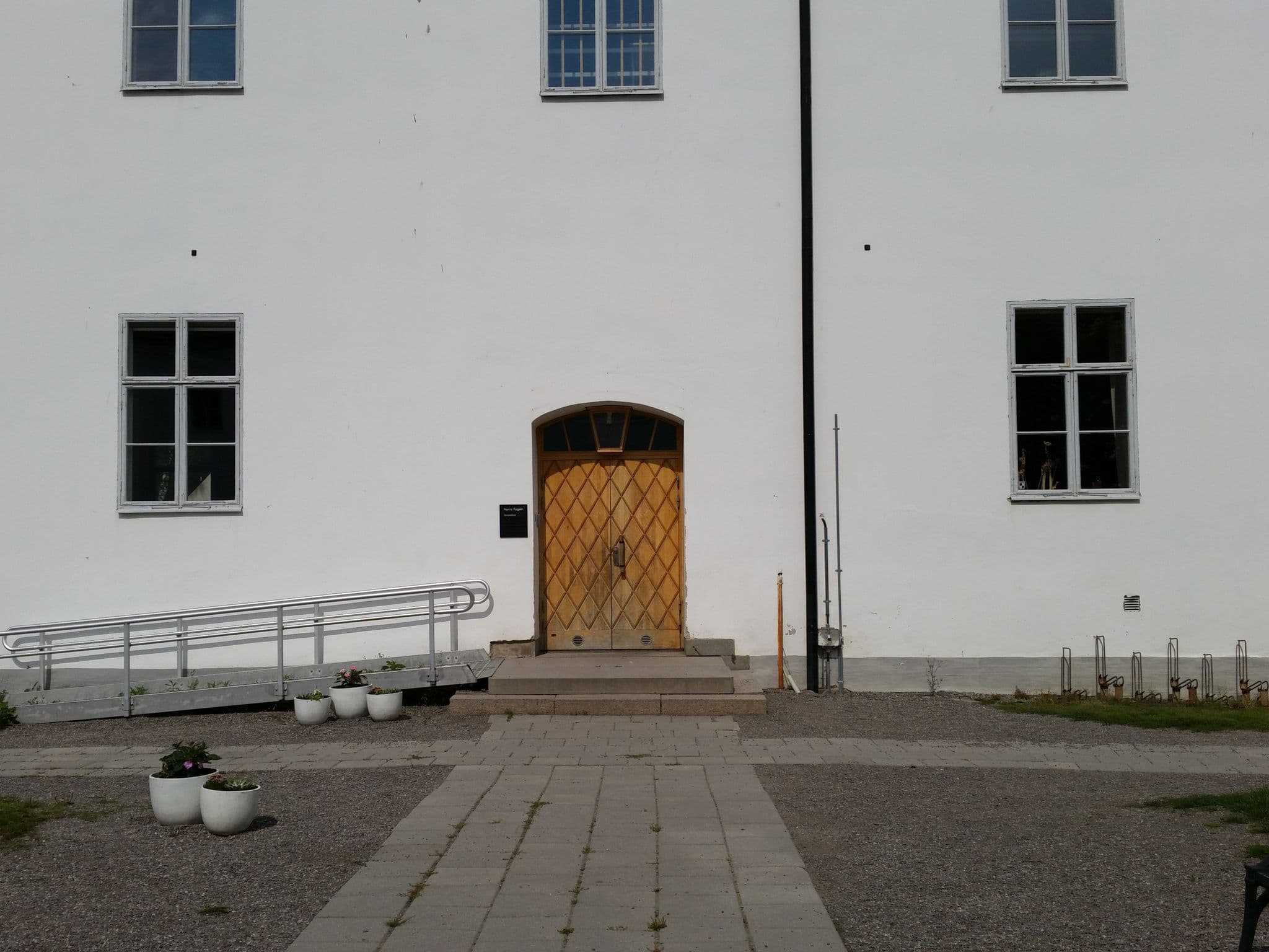 Street view near Röda Magasinet, Mariefred — © jopparn (CC BY-SA · Mapillary)