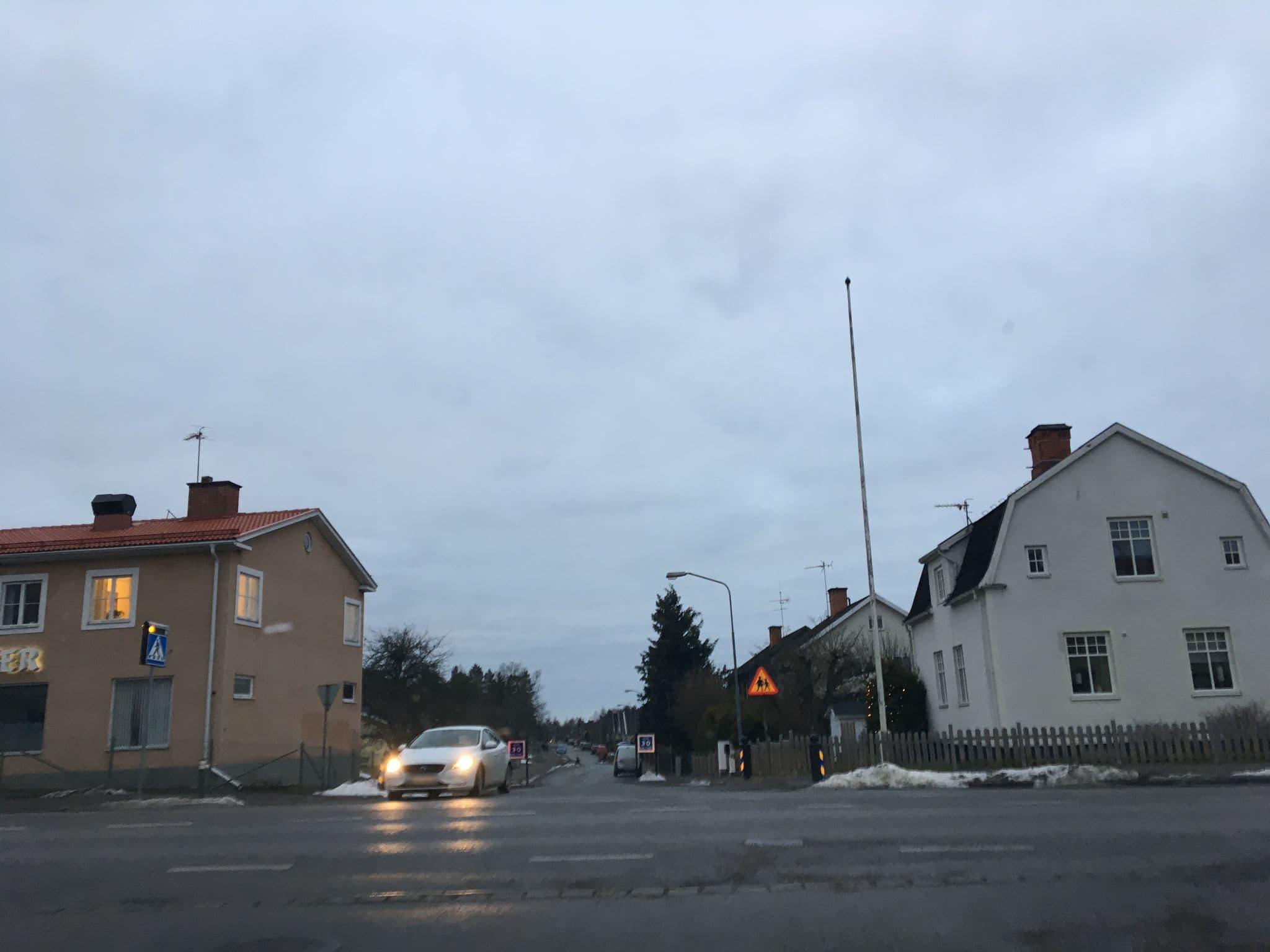 Street view near Kingstreet, Katrineholm — © msamme (CC BY-SA · Mapillary)