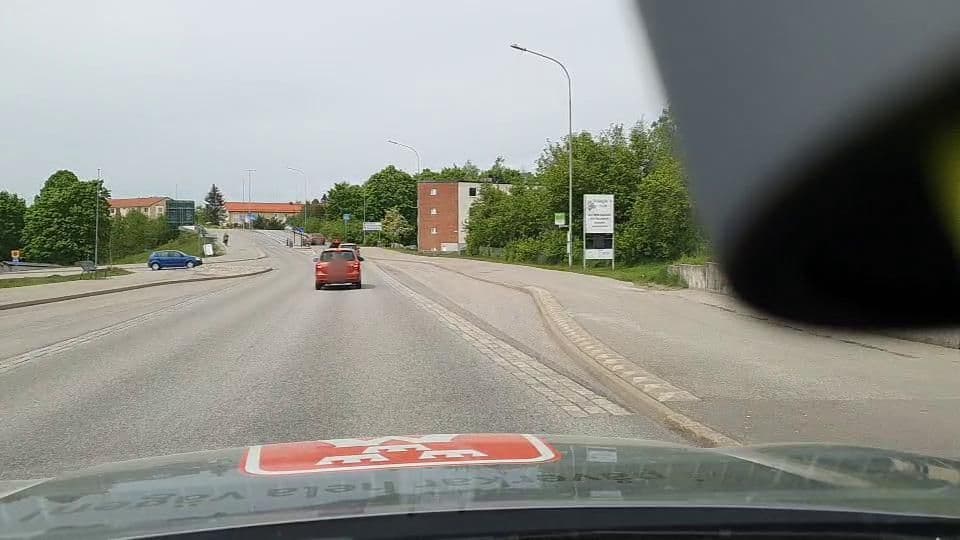 Street view near Nöjeshuset, Flen — © roadroid (CC BY-SA · Mapillary)