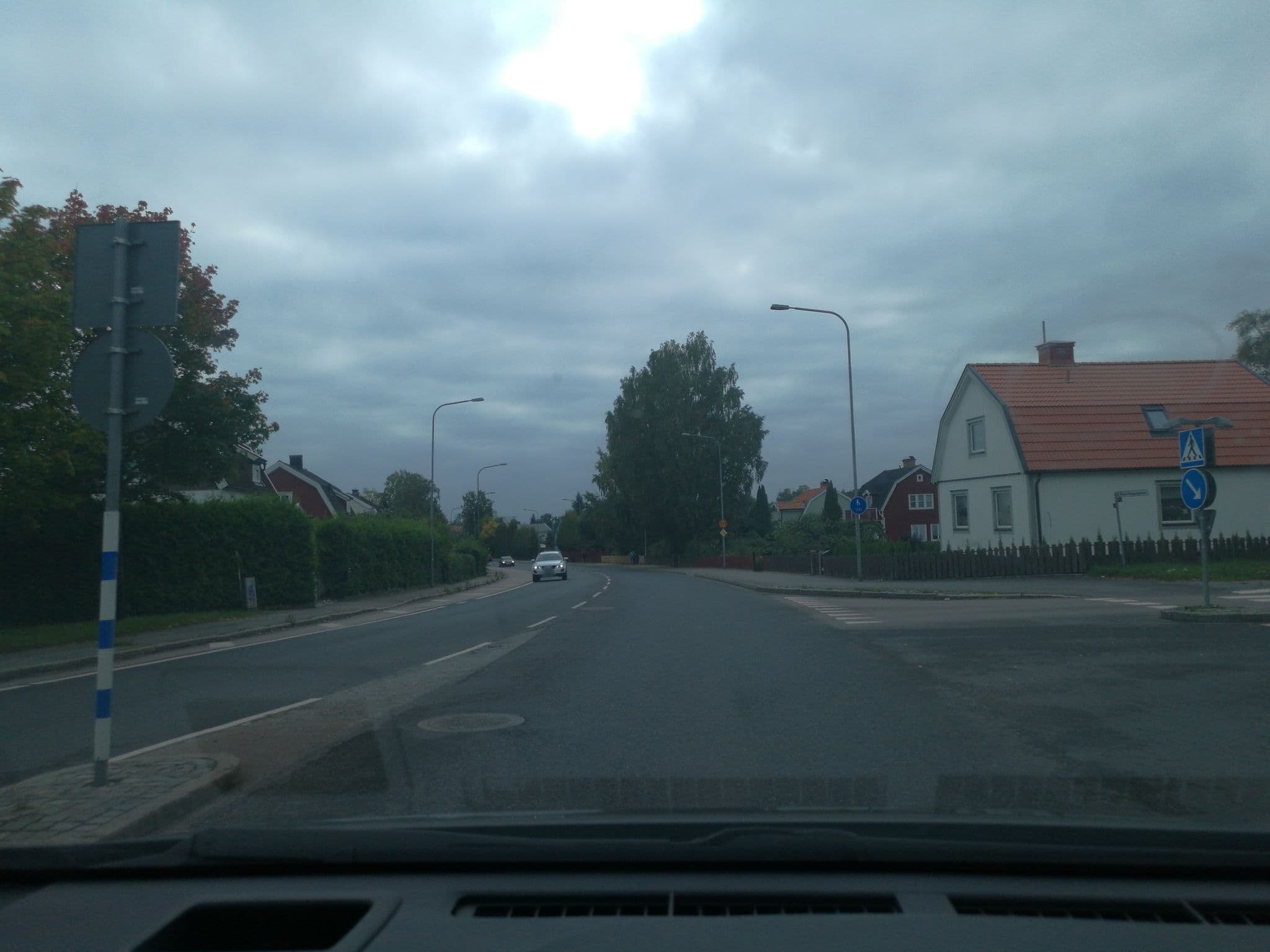 Street view near Stefan Nilssons Måleri, Västerås — © pjano (CC BY-SA · Mapillary)