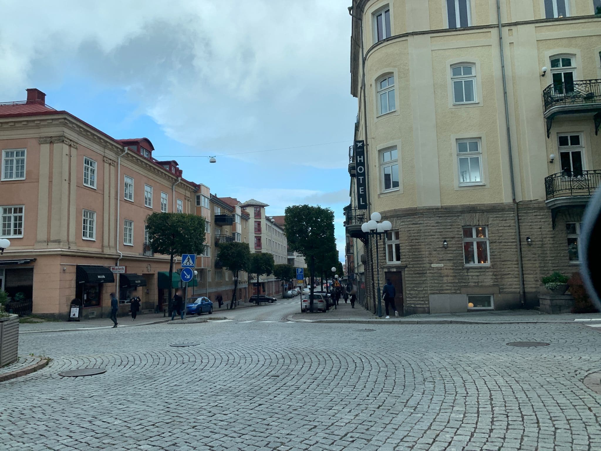 Street view near Ditt City Hotell Eskilstuna, Eskilstuna — © msamme (CC BY-SA · Mapillary)