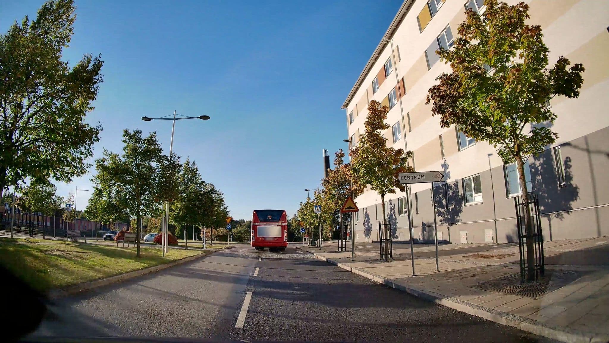Street view near Huddinge Sjukhus guesthouse, Huddinge — © bruno360 (CC BY-SA · Mapillary)