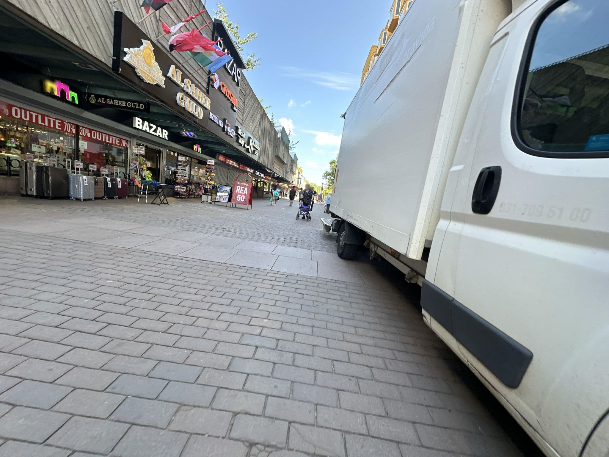 Street view near Beautiful Apartments Skarholmen, Segeltorp — © quickness805 (CC BY-SA · Mapillary)