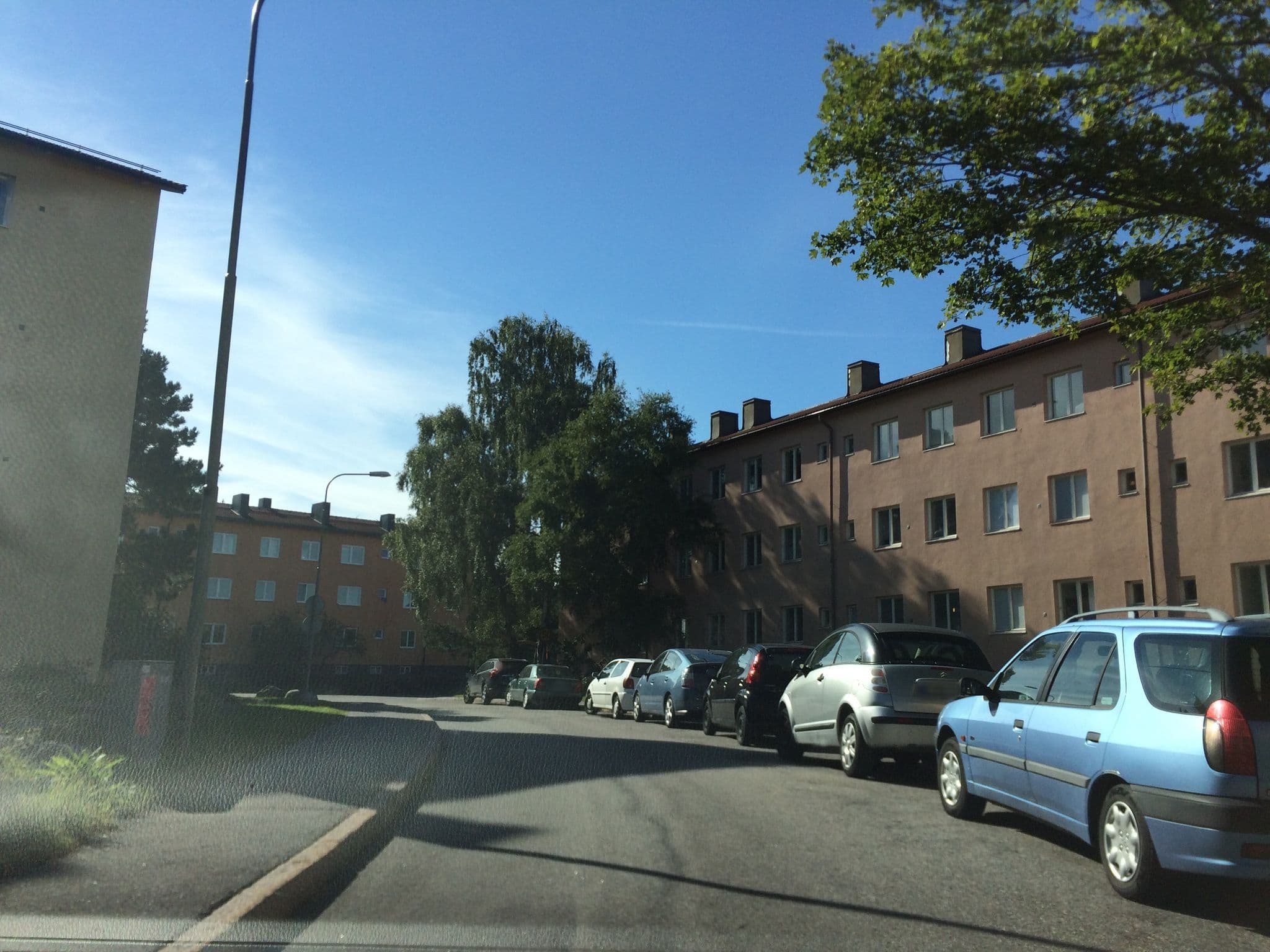 Street view near Gröna Blad Trädgård, Årsta — © andreas_p (CC BY-SA · Mapillary)