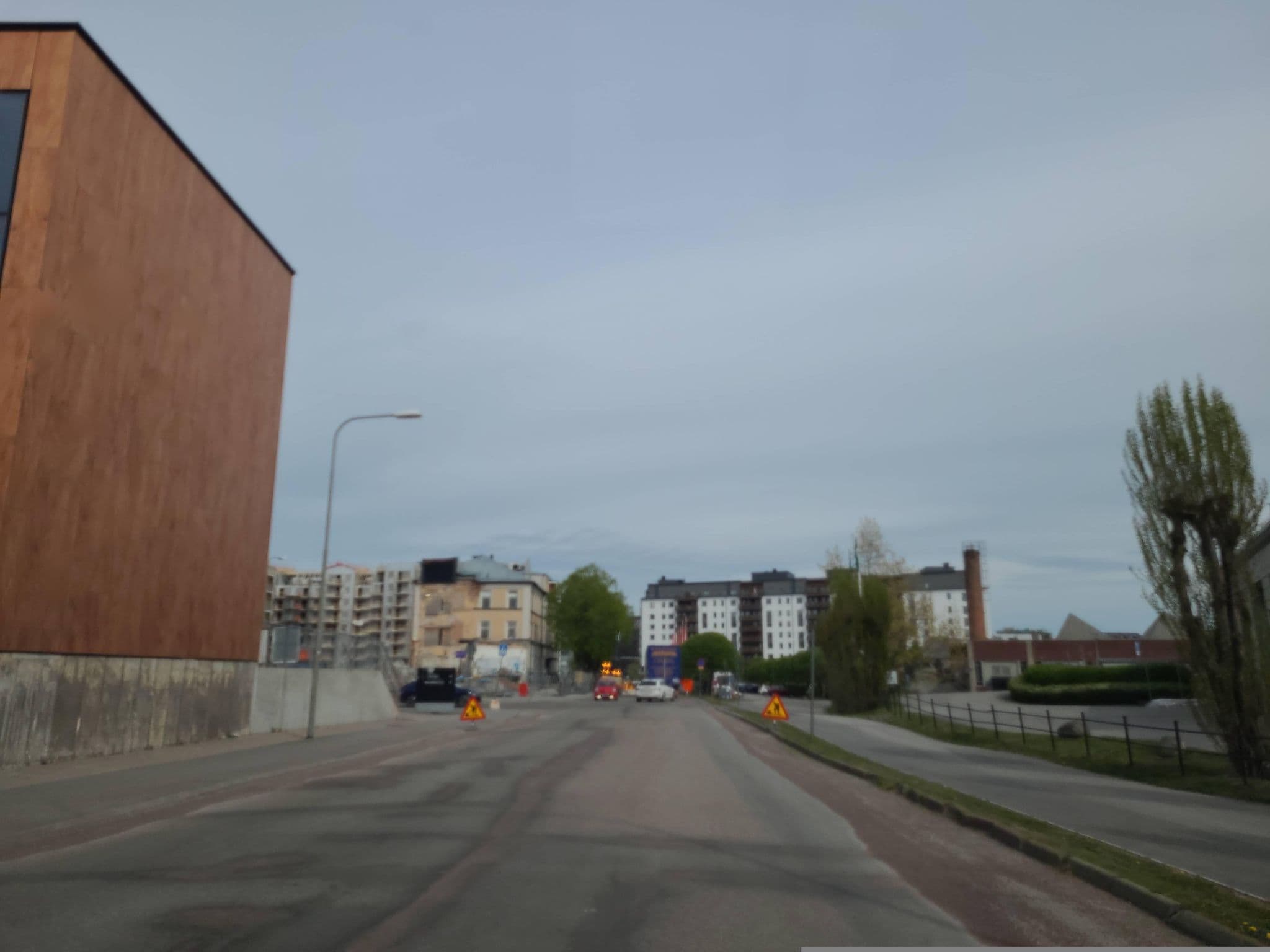 Street view near Hotel Knaust, Sundbyberg — © jopparn (CC BY-SA · Mapillary)