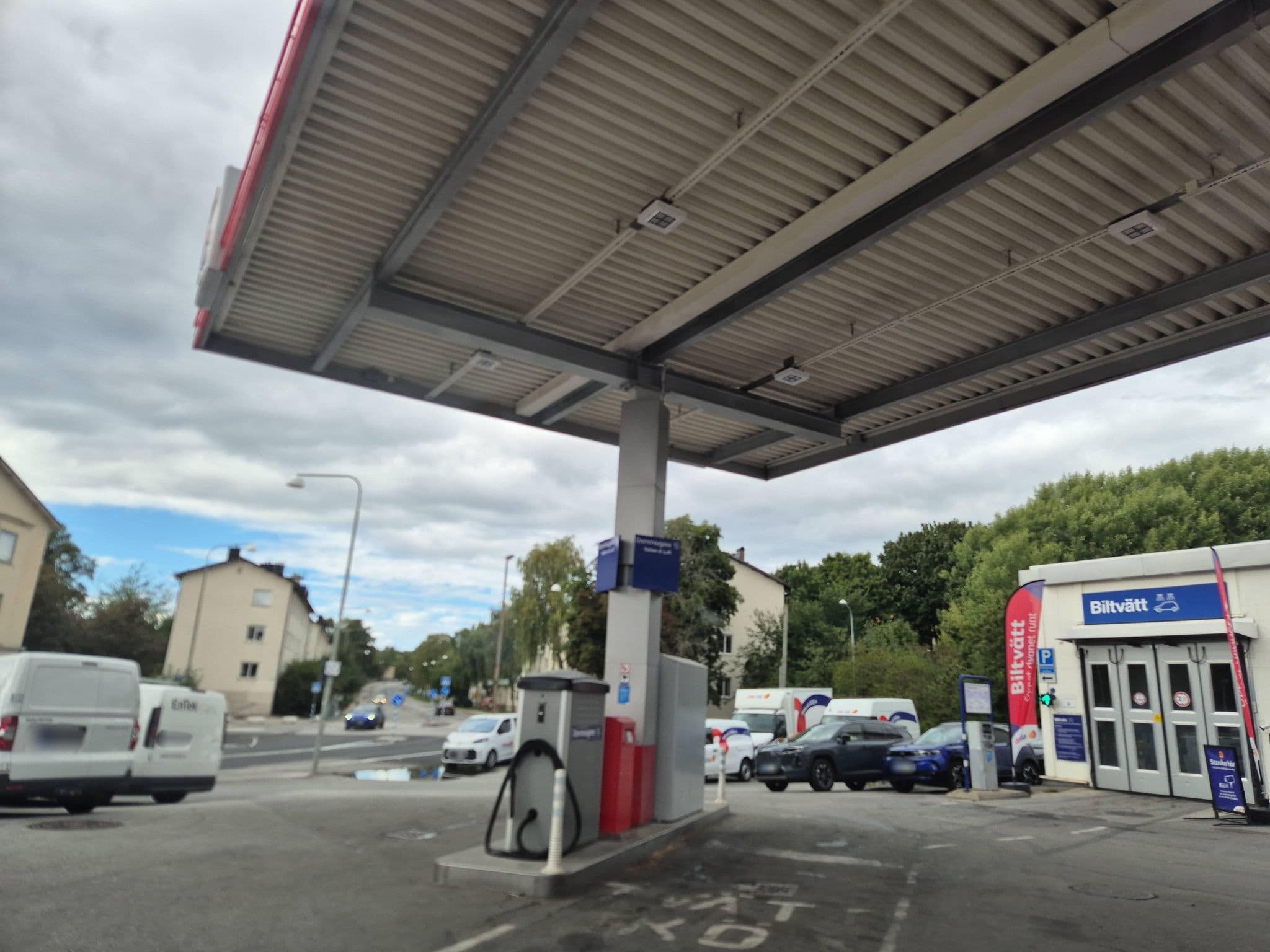Street view near Room With A Golde Son, Bromma — © jopparn (CC BY-SA · Mapillary)