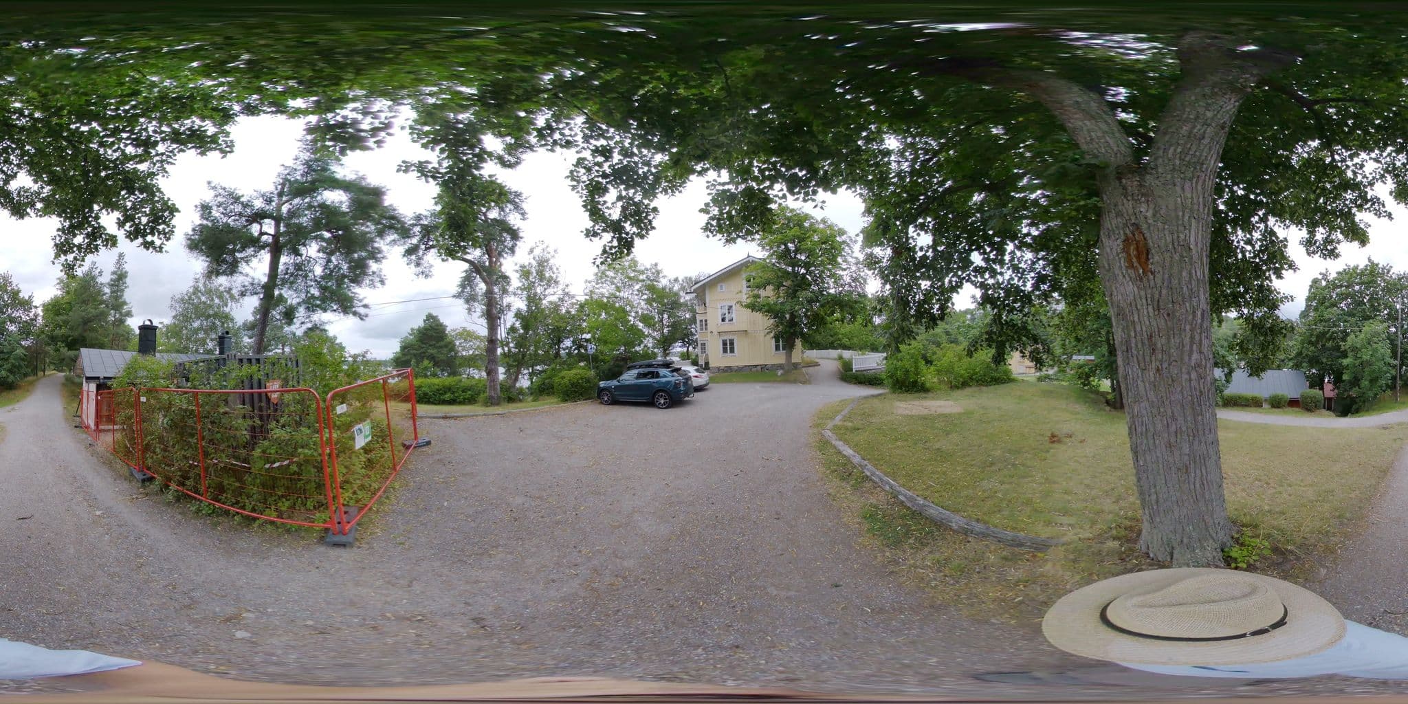 Street view near Klubbensborg Vandrarhem, Bromma — © bruno360 (CC BY-SA · Mapillary)