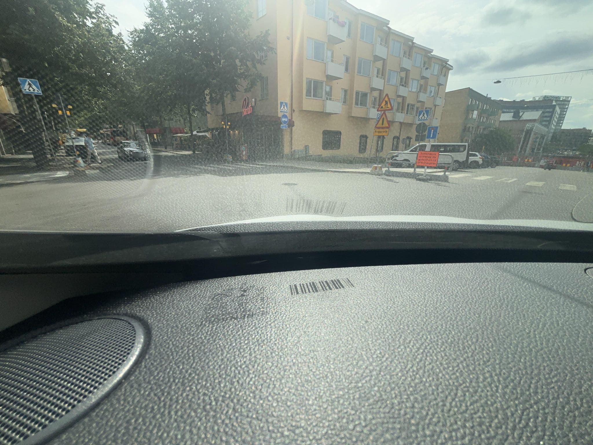 Street view near Asahi Lijun Hua, Sundbyberg — © rami900 (CC BY-SA · Mapillary)