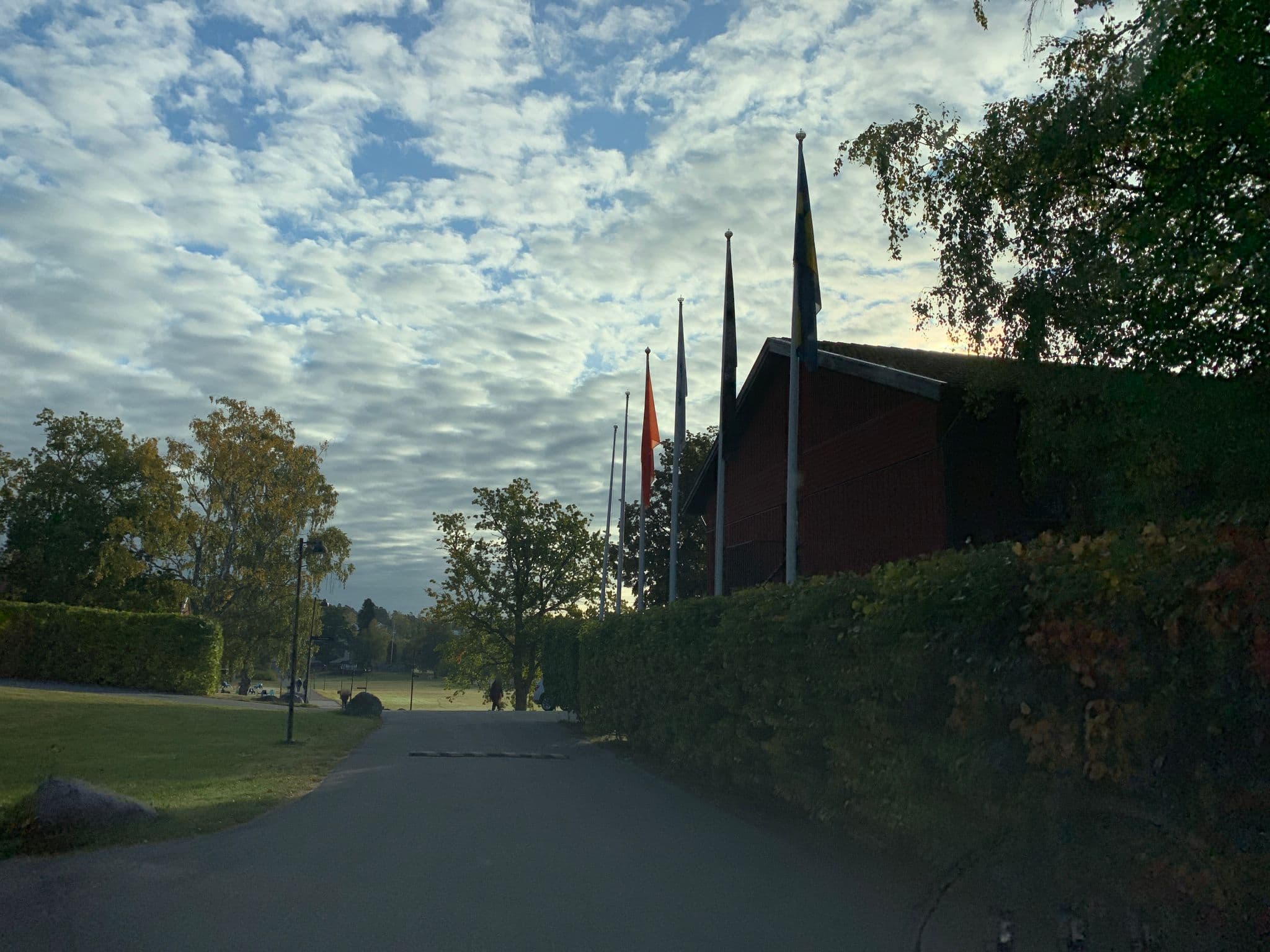 Street view near Tammsvik Konferens & Herrgård, Bro — © lwilson (CC BY-SA · Mapillary)