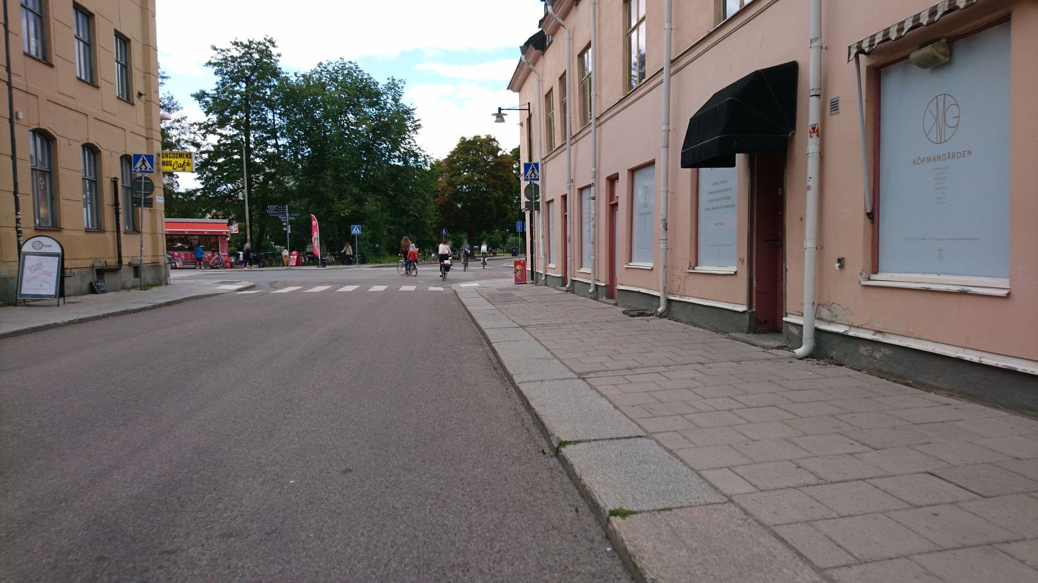 Street view near Festvåningen First Hotel Linné, Uppsala — © floke (CC BY-SA · Mapillary)