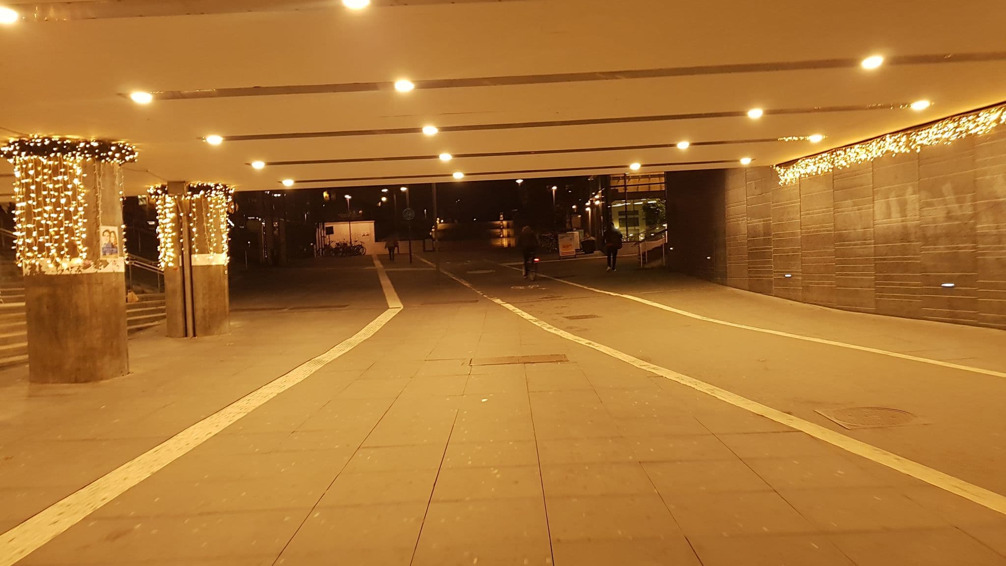 Street view near Radisson Blu - Uppsala, Uppsala — © zxmon21 (CC BY-SA · Mapillary)