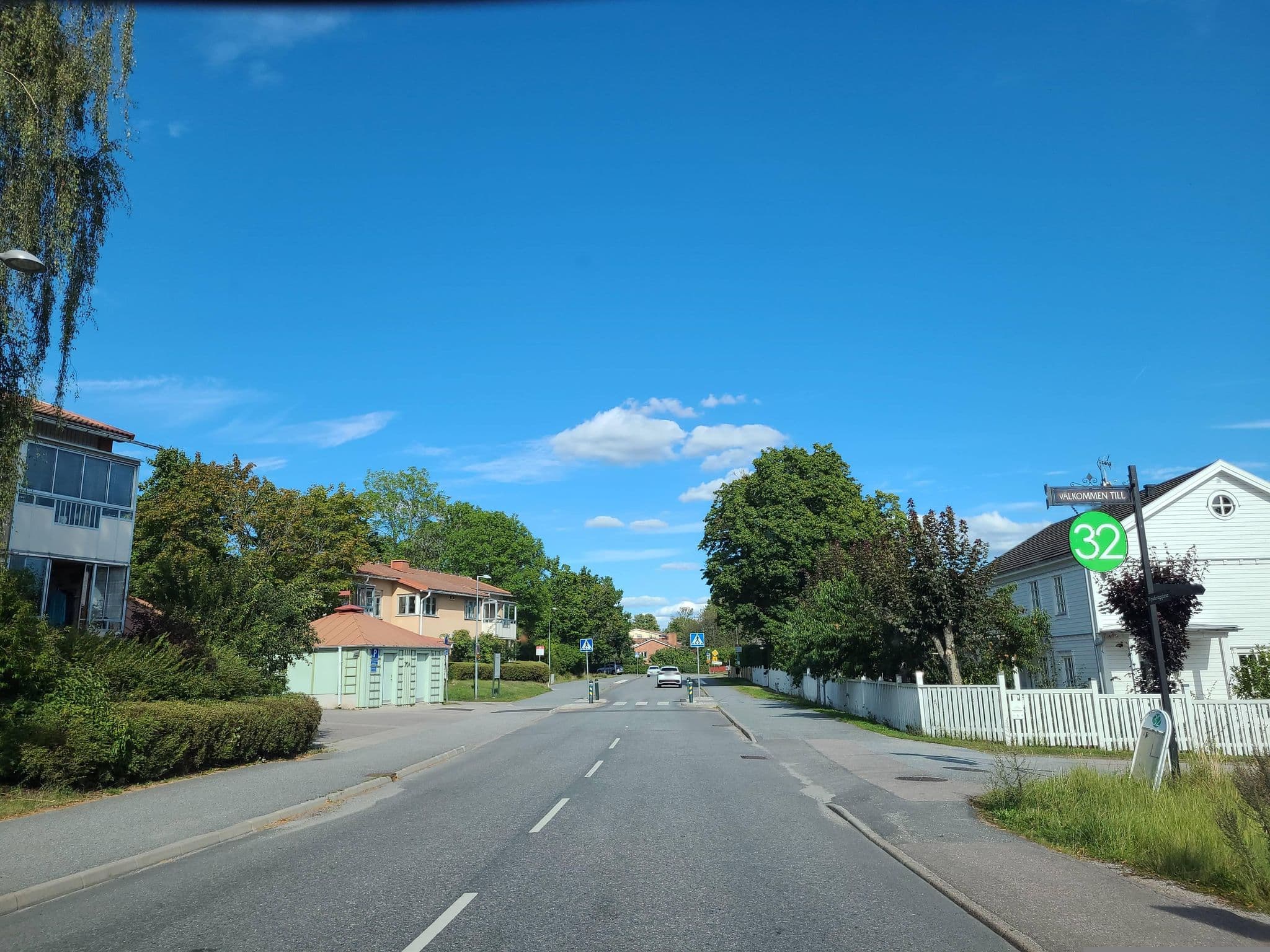 Street view near Sigunsborg Konferenshotell, Sigtuna — © jopparn2 (CC BY-SA · Mapillary)