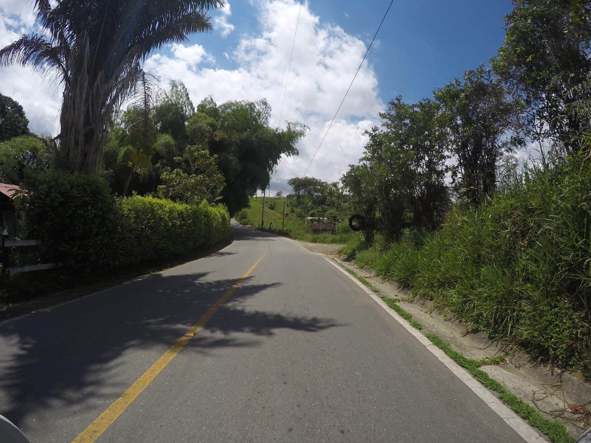 Street view near Cabañas Tola, Filandia — © humano (CC BY-SA · Mapillary)