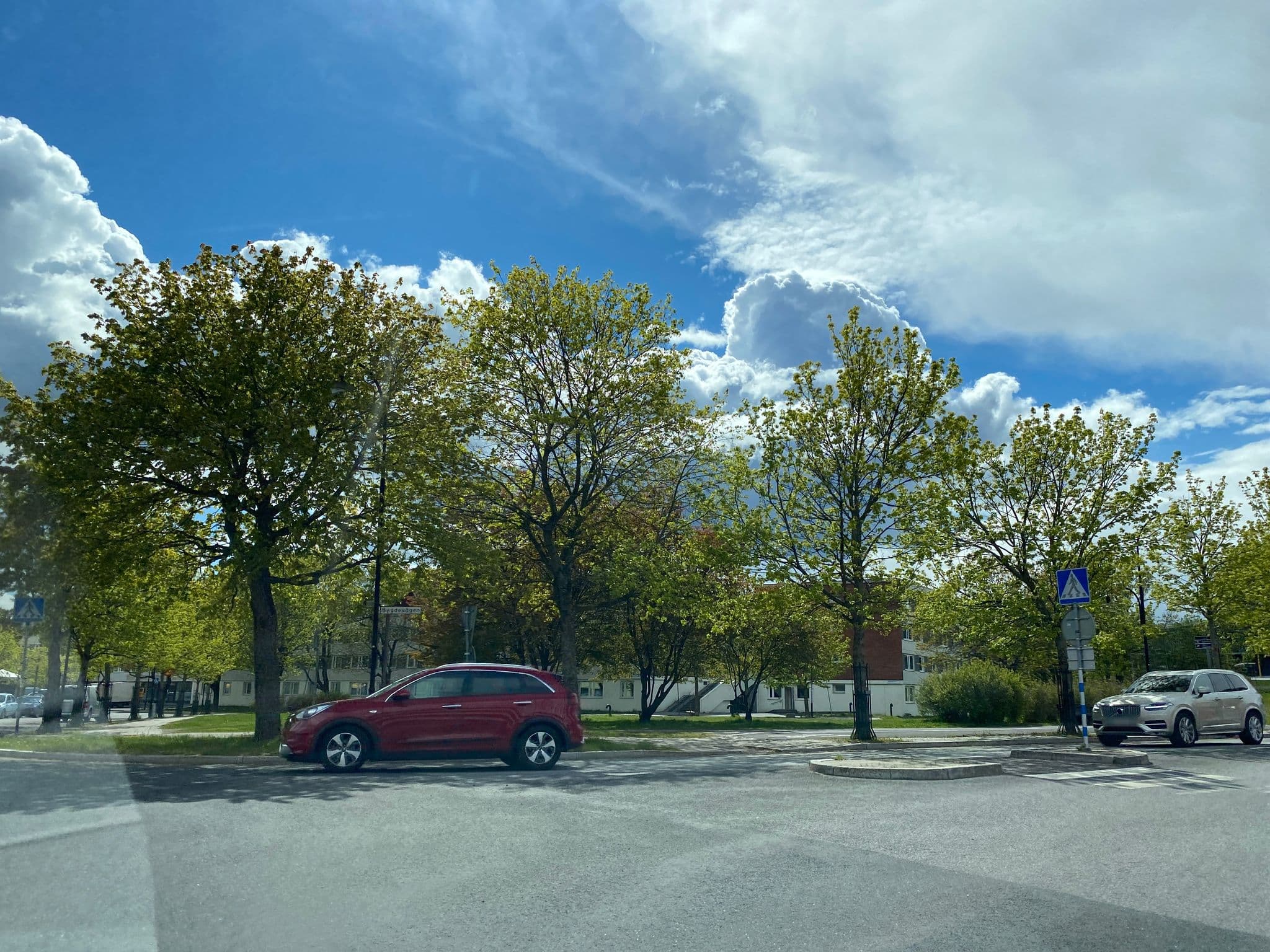 Street view near Sollentuna Kontorshotell, Sollentuna — © andreas_p (CC BY-SA · Mapillary)