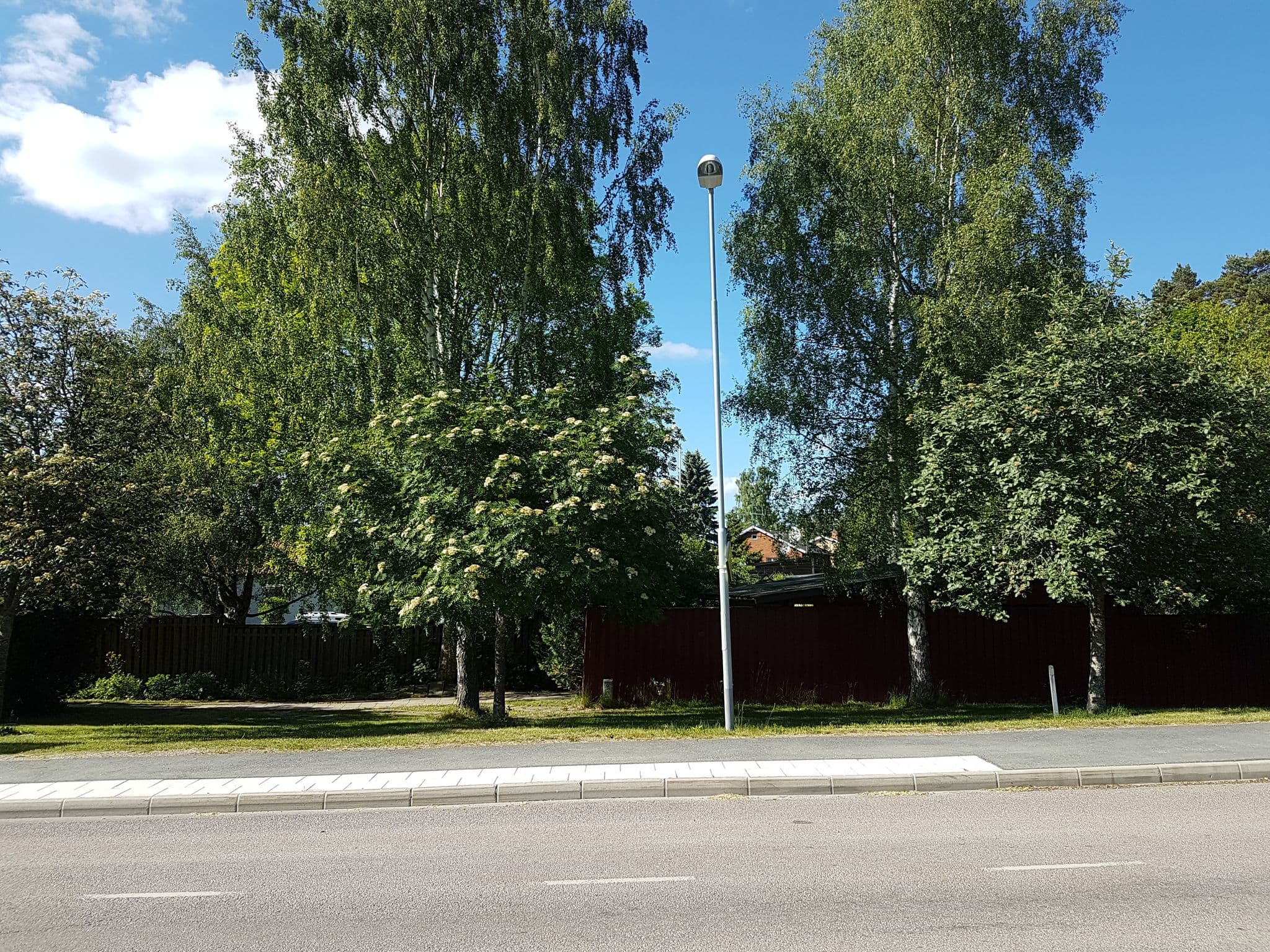 Street view near Bokloster Villa Hotel, Märsta — © jopparn (CC BY-SA · Mapillary)