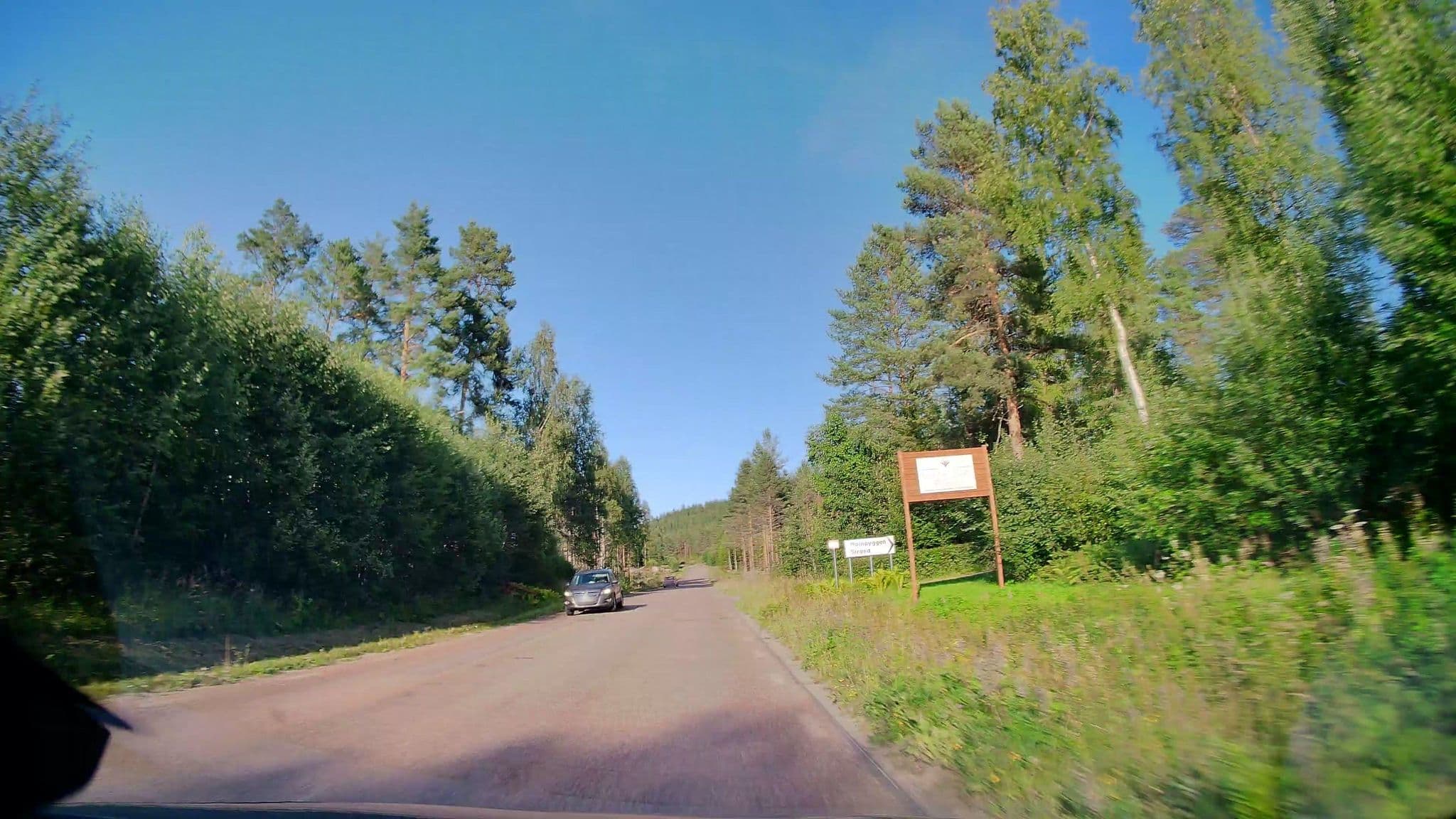 Street view near Molnbyggen Strand, Leksand — © bruno360 (CC BY-SA · Mapillary)