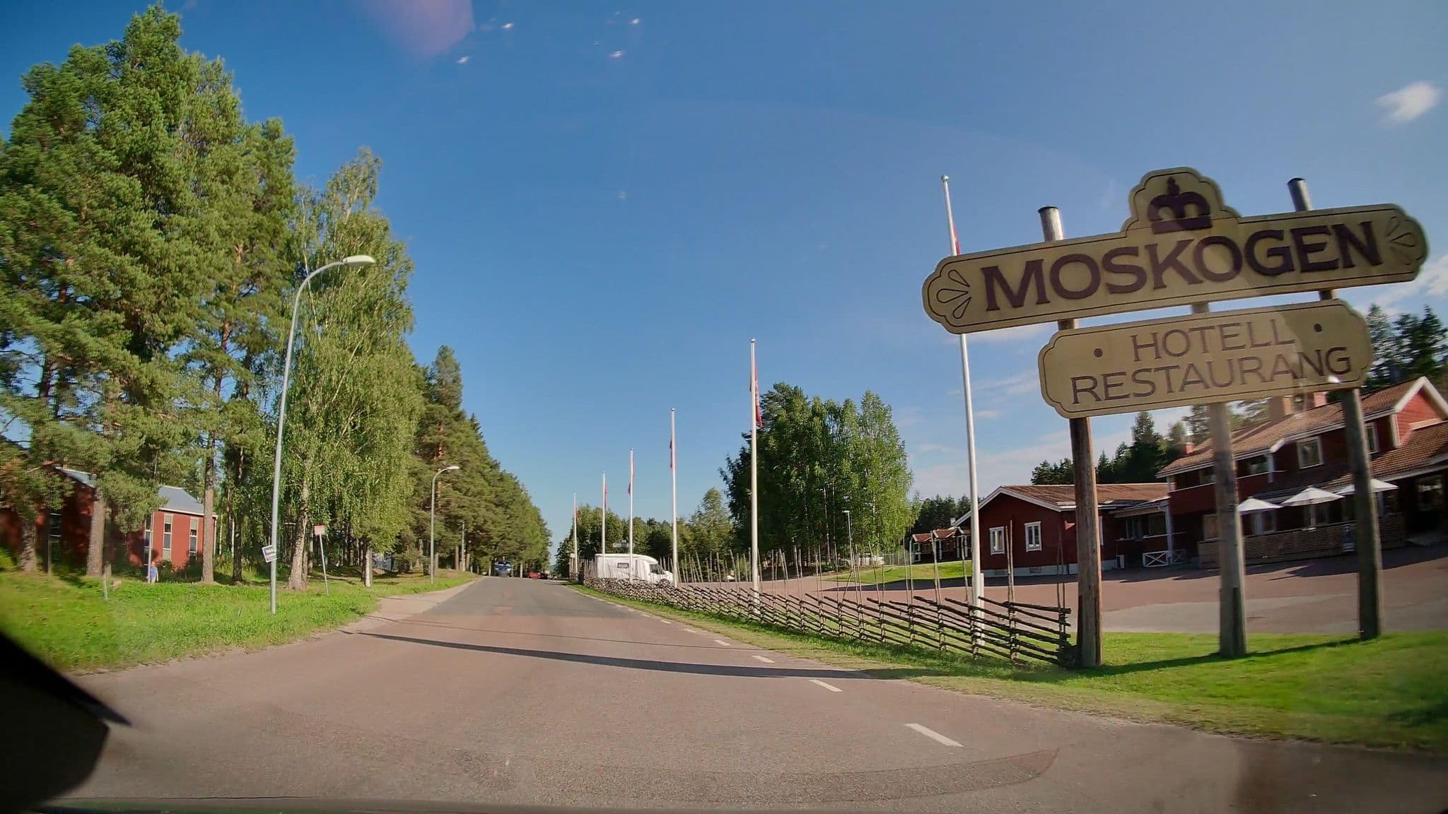 Street view near Moskogen Hotell & Restaurang, Leksand — © bruno360 (CC BY-SA · Mapillary)