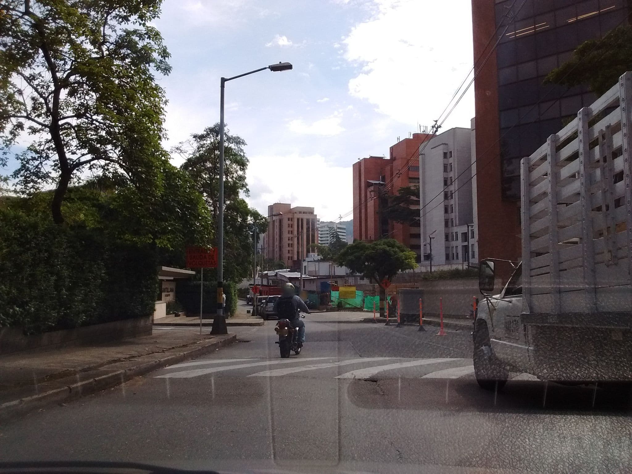 Street view near Conjunto Residencial santillana, Itagüí — © kleper (CC BY-SA · Mapillary)