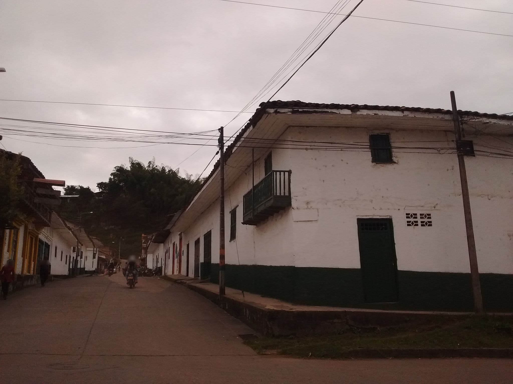 Street view near Hotel Casa Tarzan, San Agustín — © kaxtillo (CC BY-SA · Mapillary)