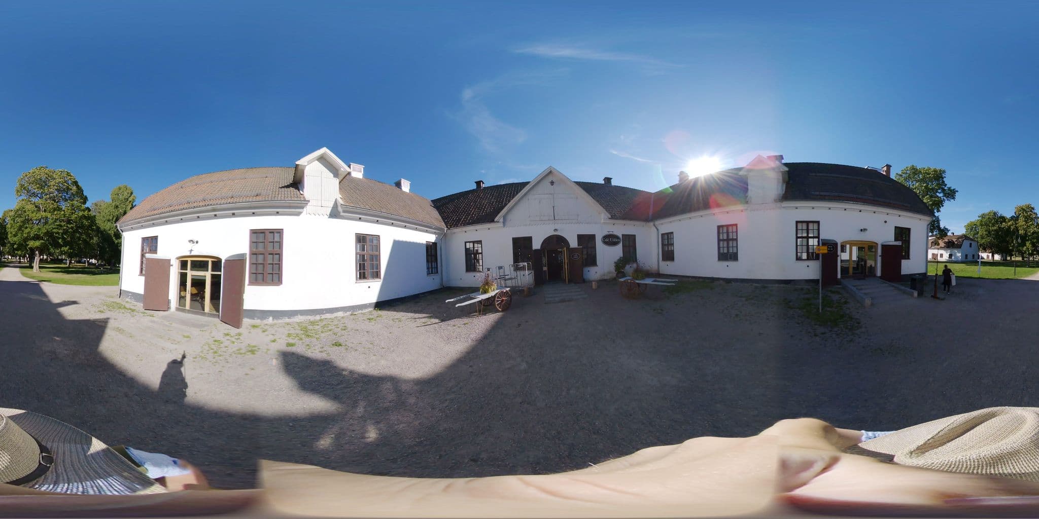 Street view near Gysinge Herrgård, Hedesunda — © bruno360 (CC BY-SA · Mapillary)