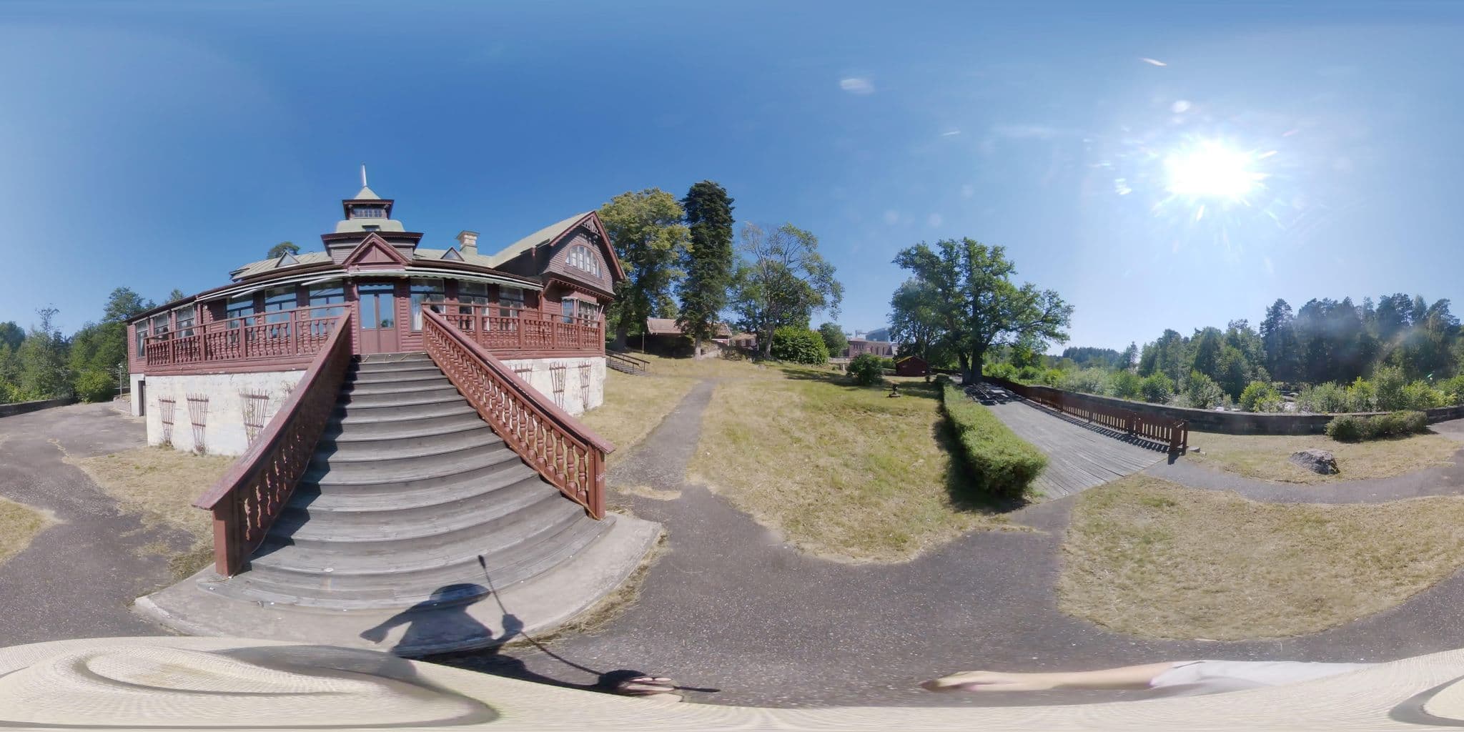 Street view near Älvkarleby Turist och Konferenshotell, Älvkarleby — © bruno360 (CC BY-SA · Mapillary)
