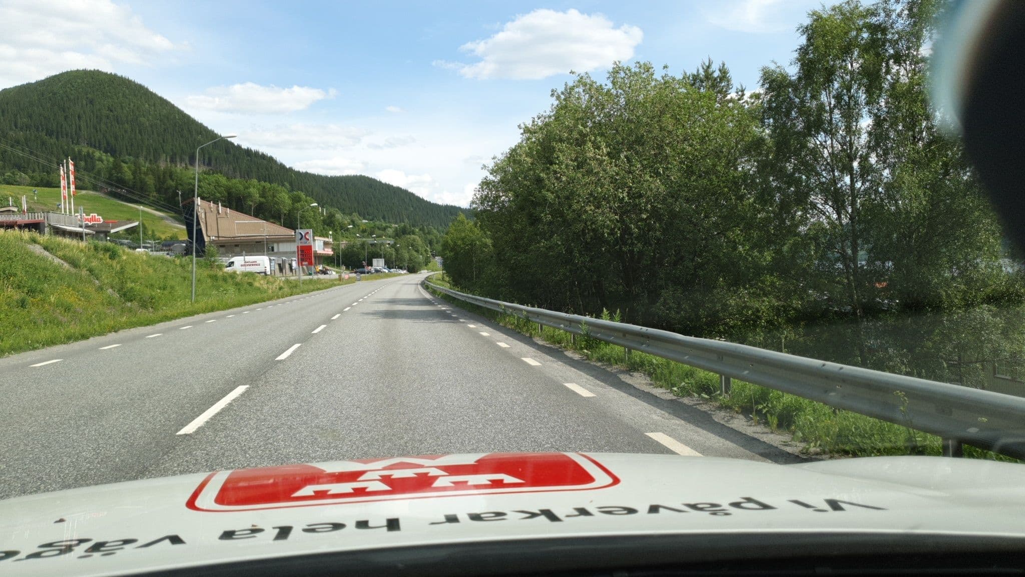 Street view near Pensionat Paradiset, Åre — © roadroid (CC BY-SA · Mapillary)