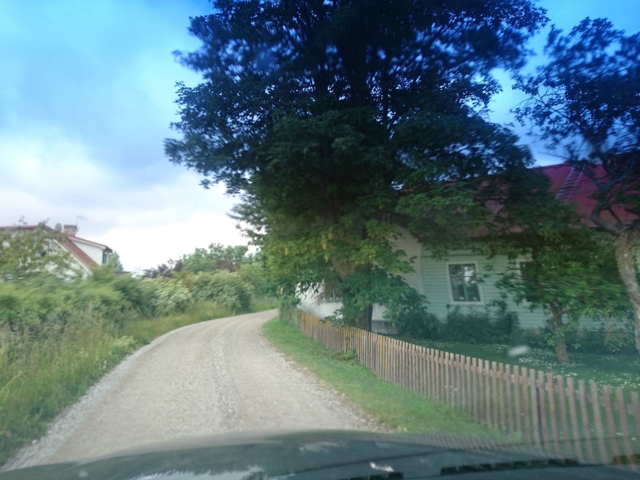 Street view near Bjärges Såg- och Tröskbolag, Hemse — © kricke (CC BY-SA · Mapillary)