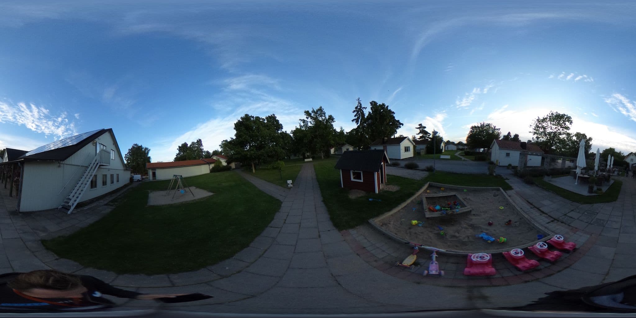 Street view near Hotell Toftagården, Klintehamn — © ainali (CC BY-SA · Mapillary)