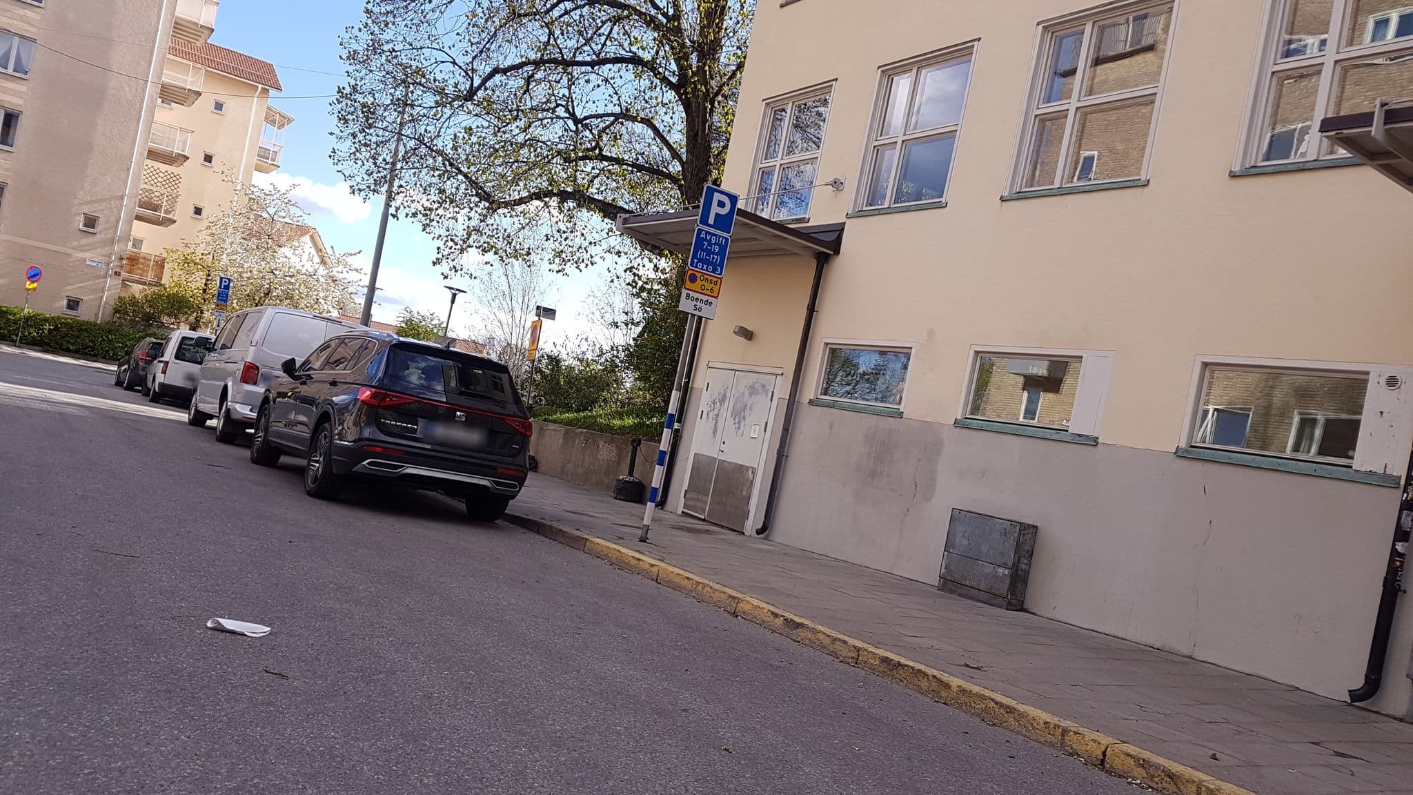 Street view near Pensionat Hornskroken, Södermalm — © haxpett (CC BY-SA · Mapillary)