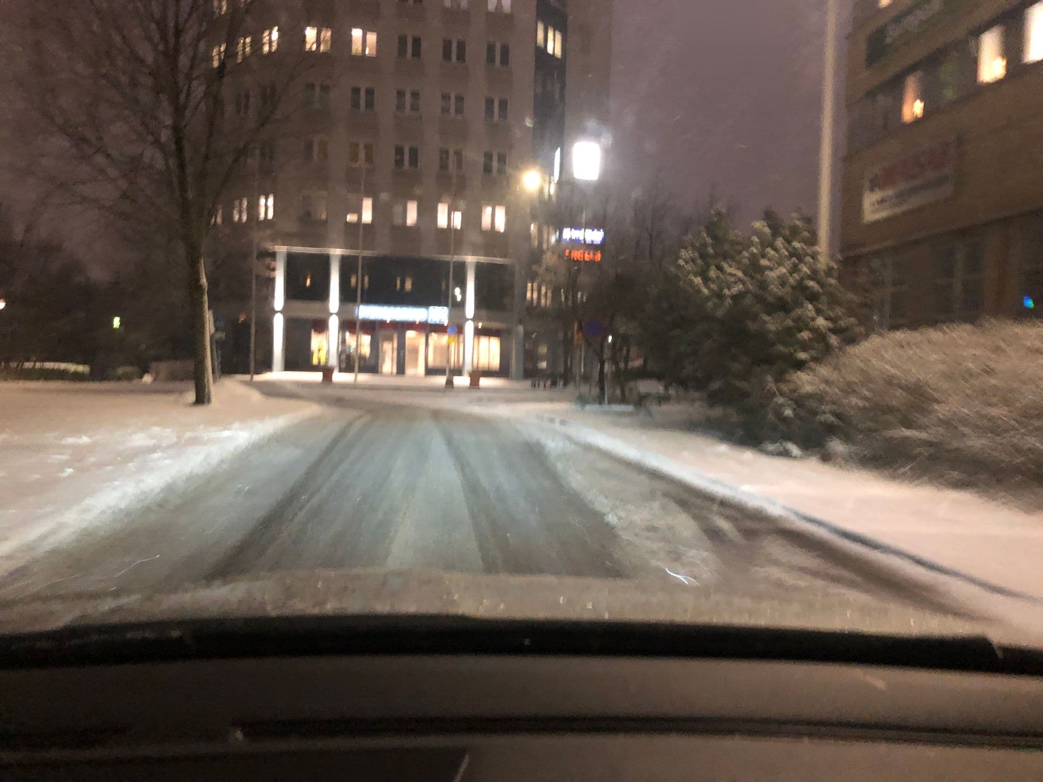 Street view near Årsta Park Kontorshotell, Årsta — © adville (CC BY-SA · Mapillary)