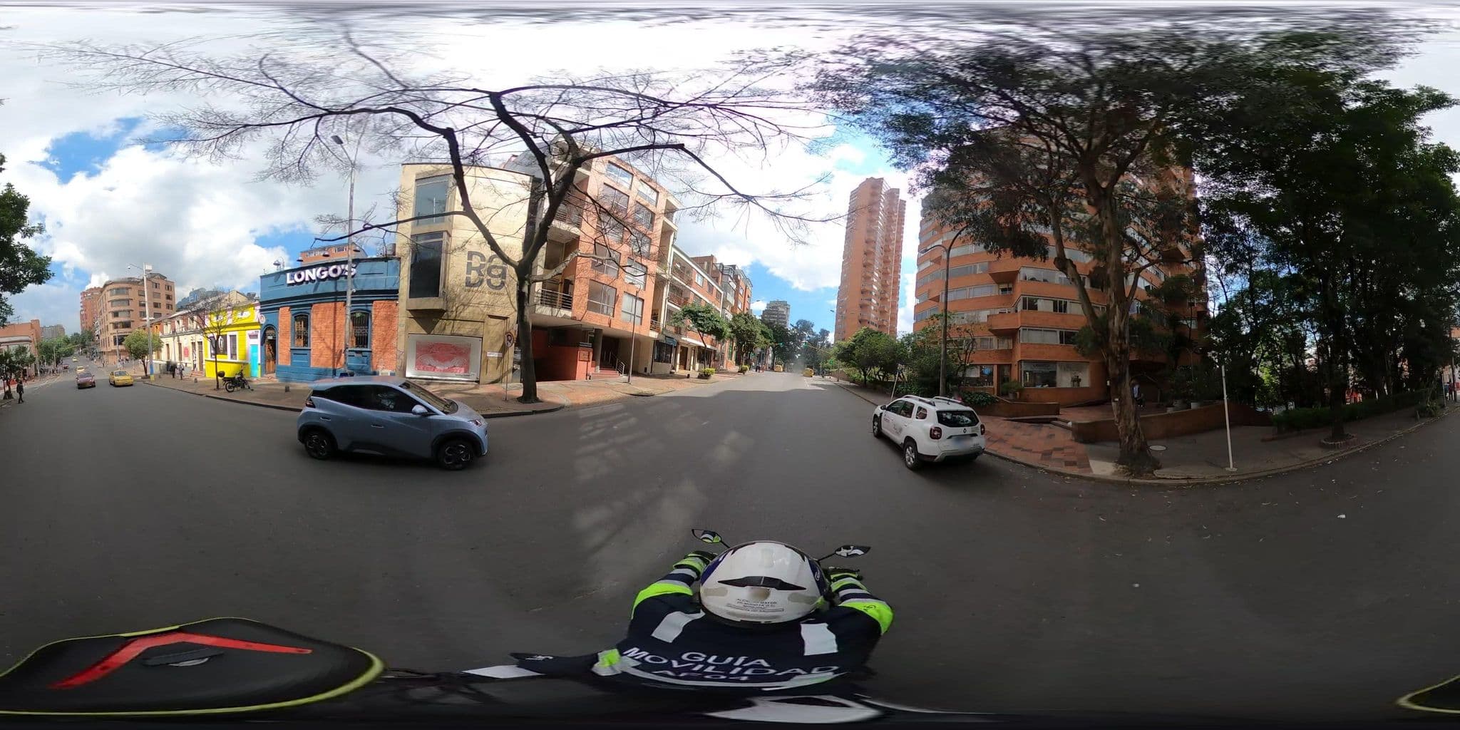 Street view near El Pit Hostal, Bogotá — © krojasSDM (CC BY-SA · Mapillary)