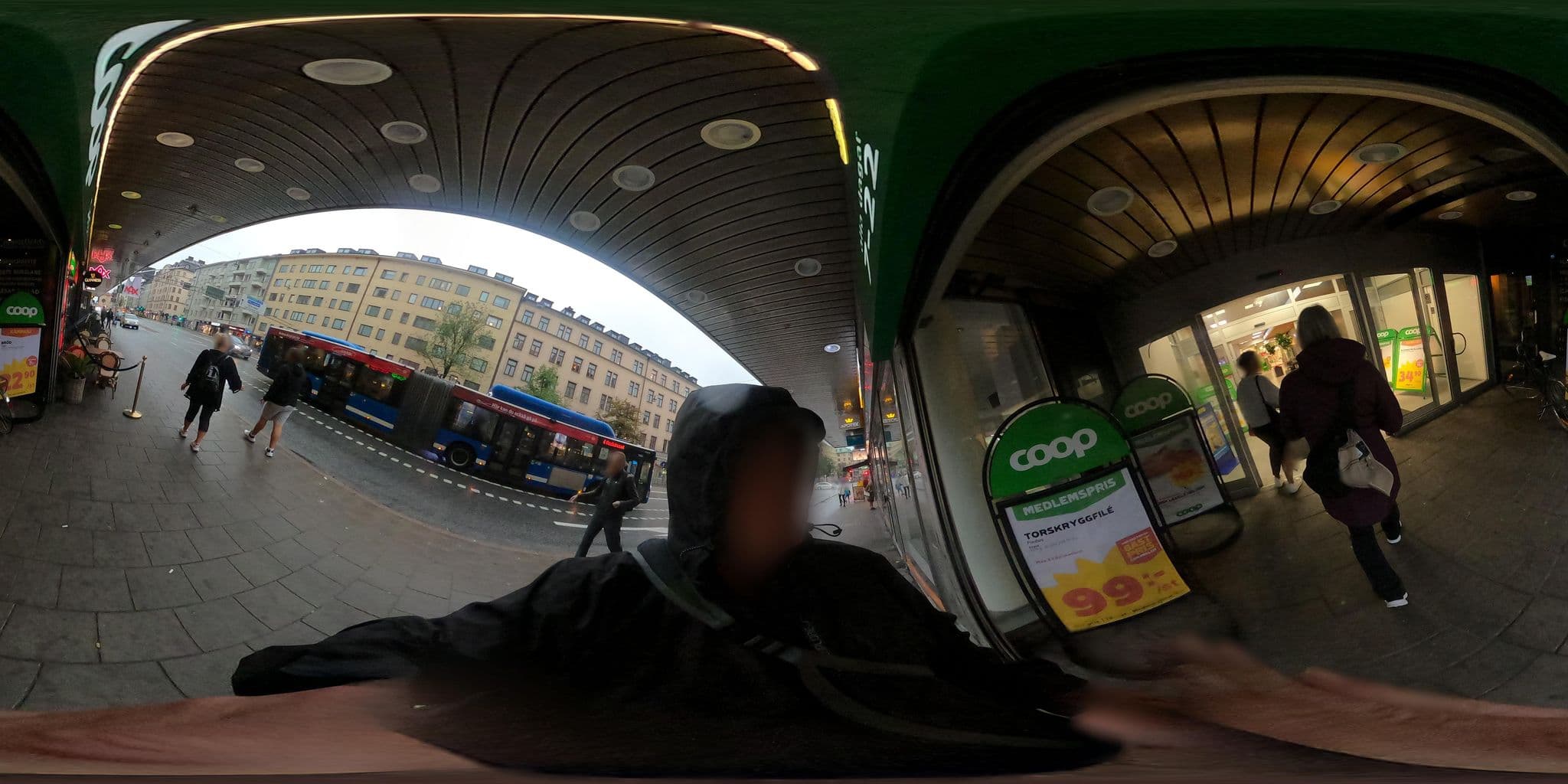 Street view near Hotell Aldoria, Kungsholmen — © graharg (CC BY-SA · Mapillary)