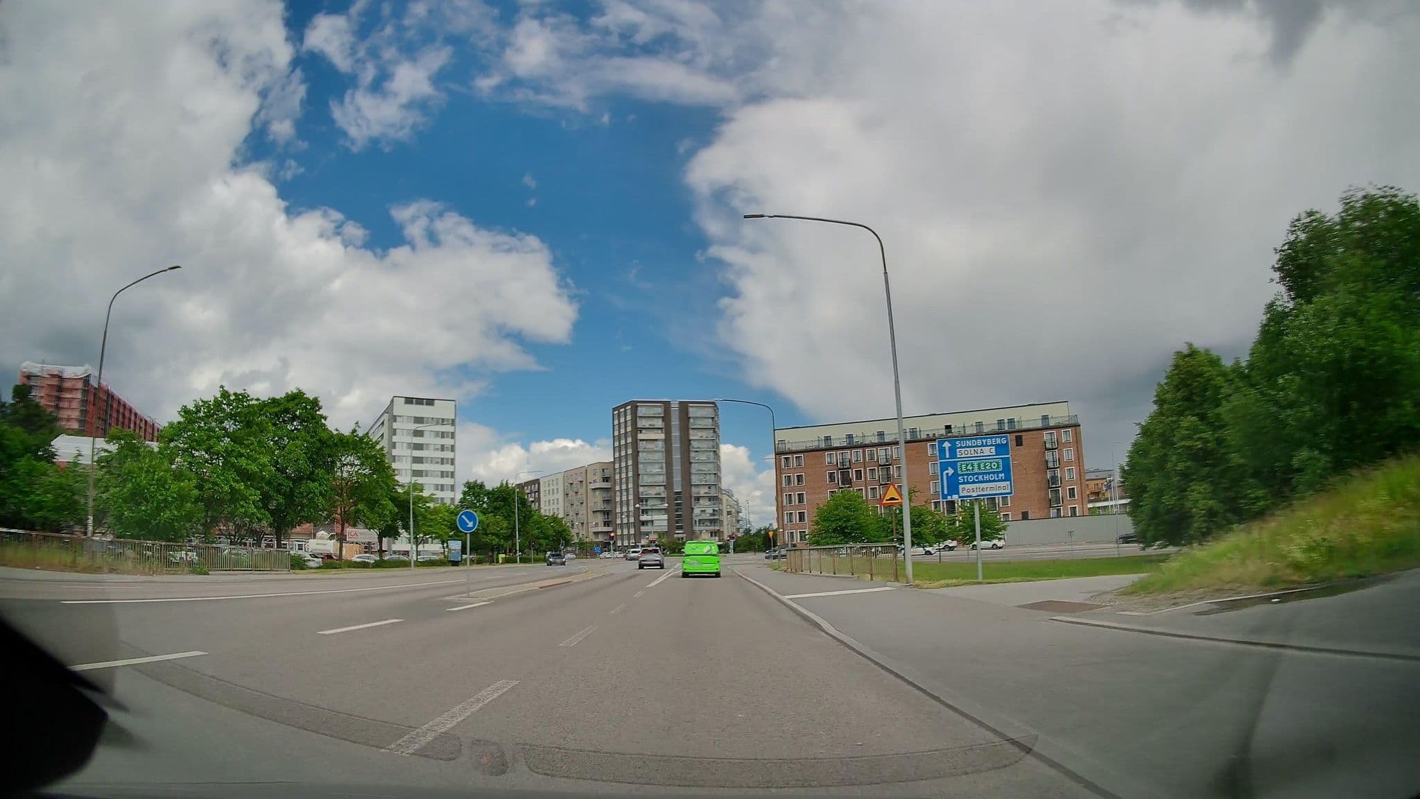 Street view near Rue de la D, Solna — © bruno360 (CC BY-SA · Mapillary)