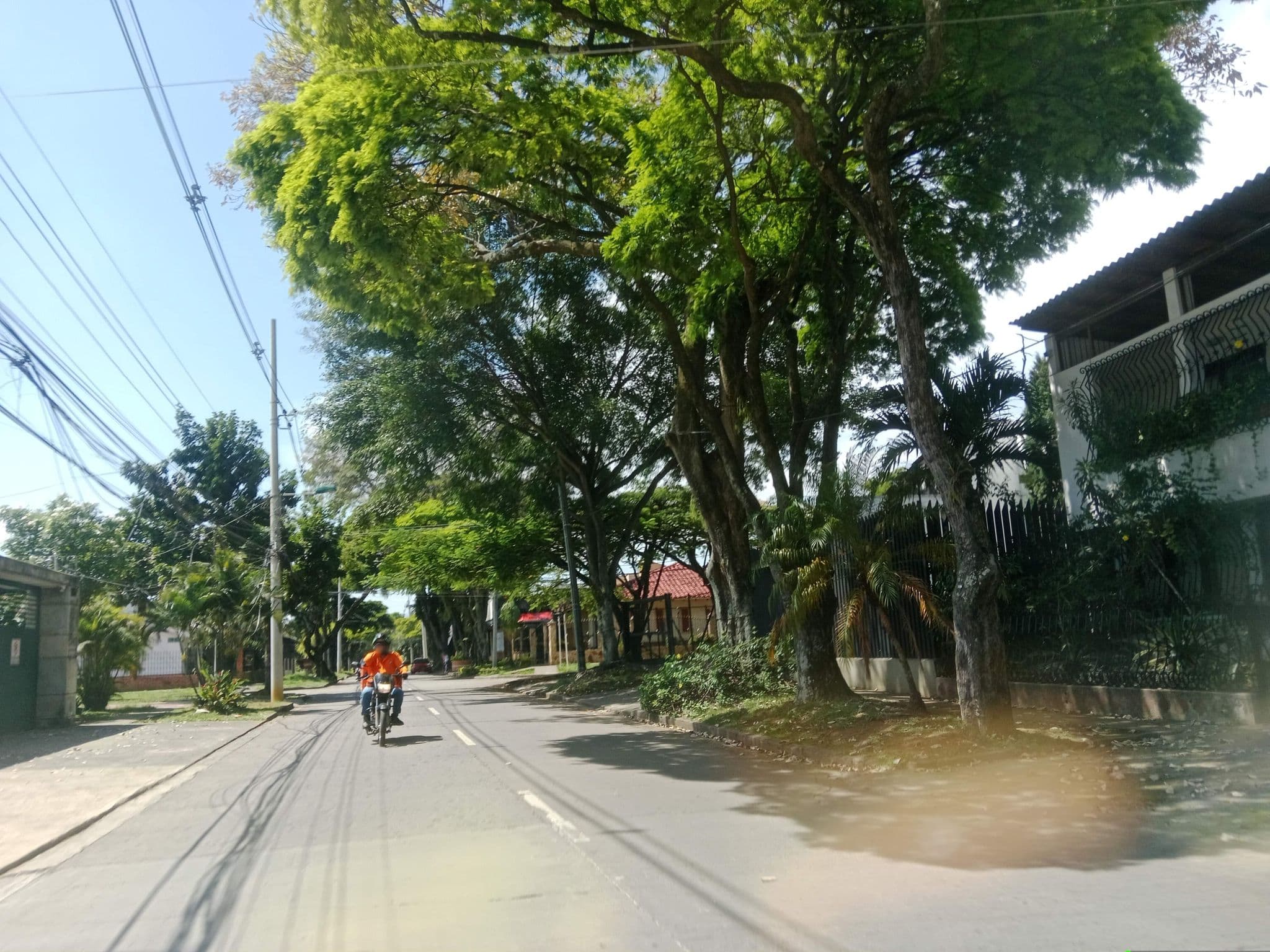 Street view near Hotel Cañaveralejo, Cali