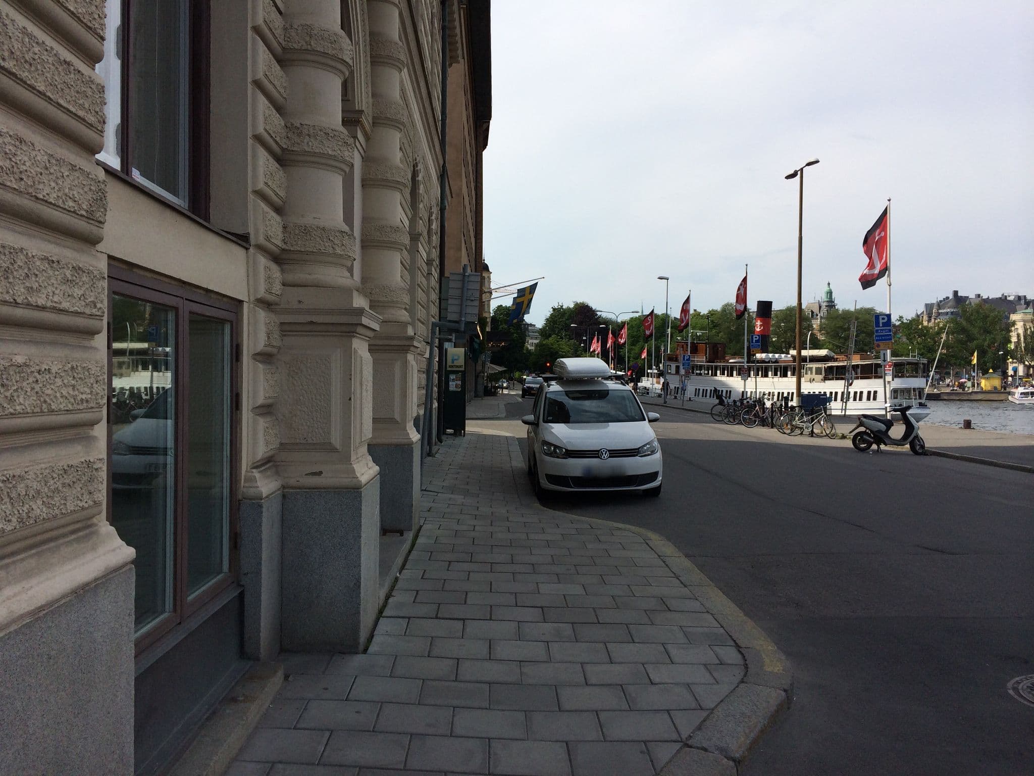 Street view near Orlogshotel, Stockholm — © andreas_p (CC BY-SA · Mapillary)