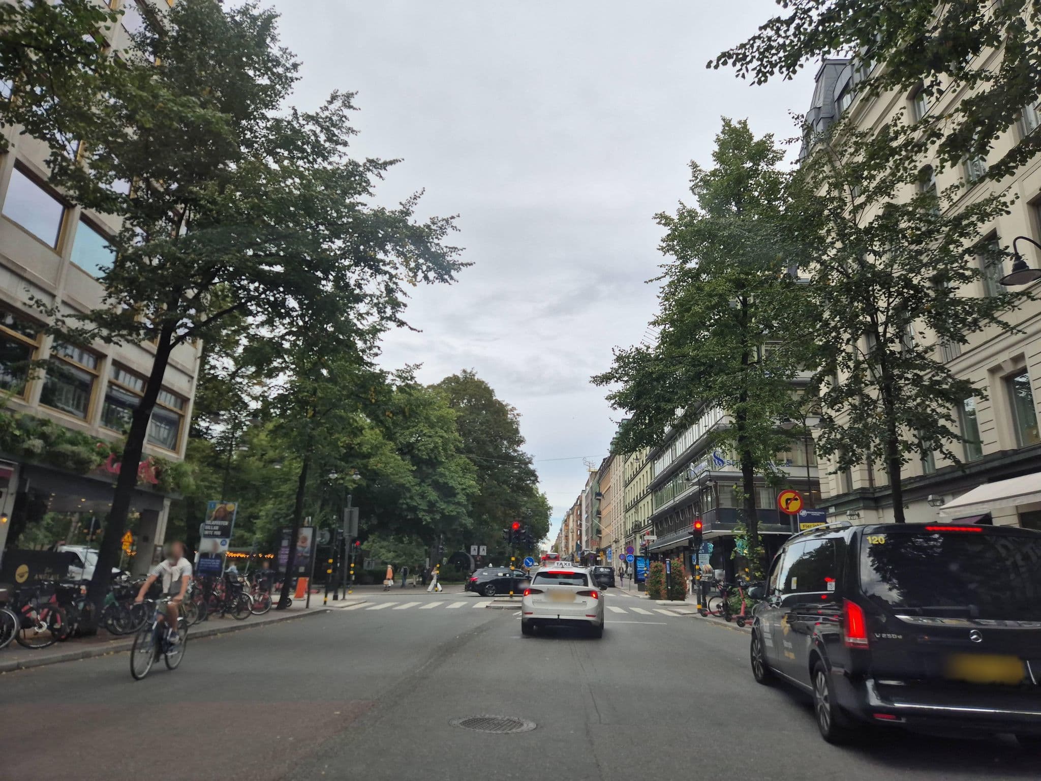 Street view near Scandic Hotel Hasselbacken, Östermalm — © jopparn (CC BY-SA · Mapillary)