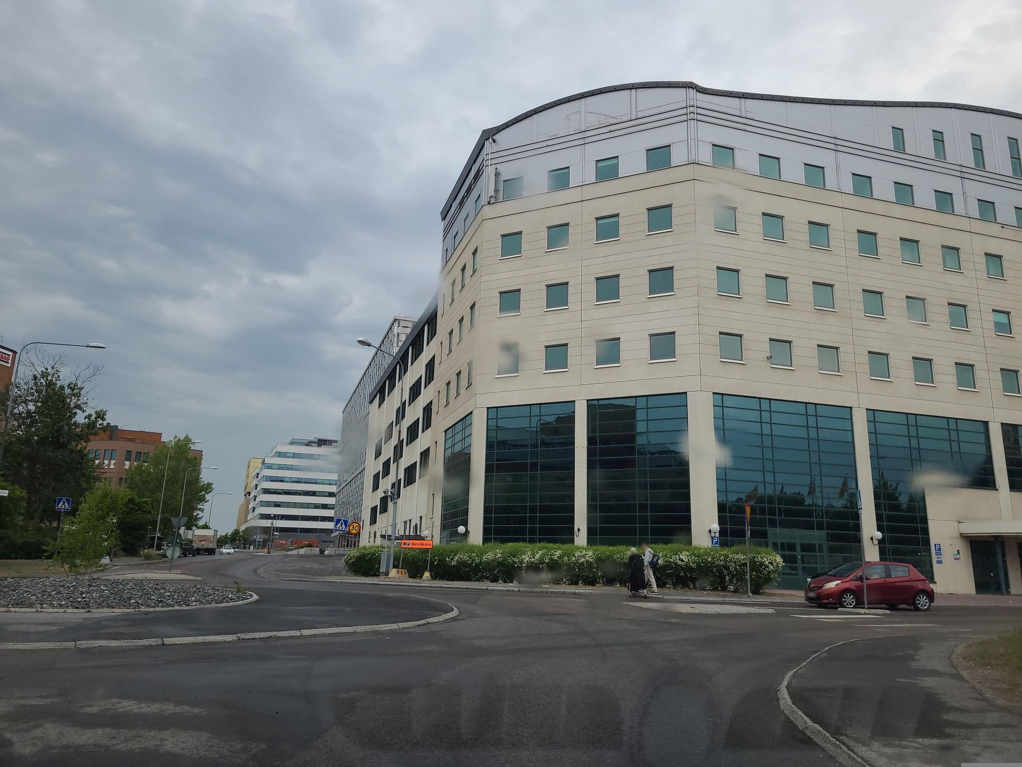 Street view near Järva Park Hotel, Bergshamra — © jopparn (CC BY-SA · Mapillary)