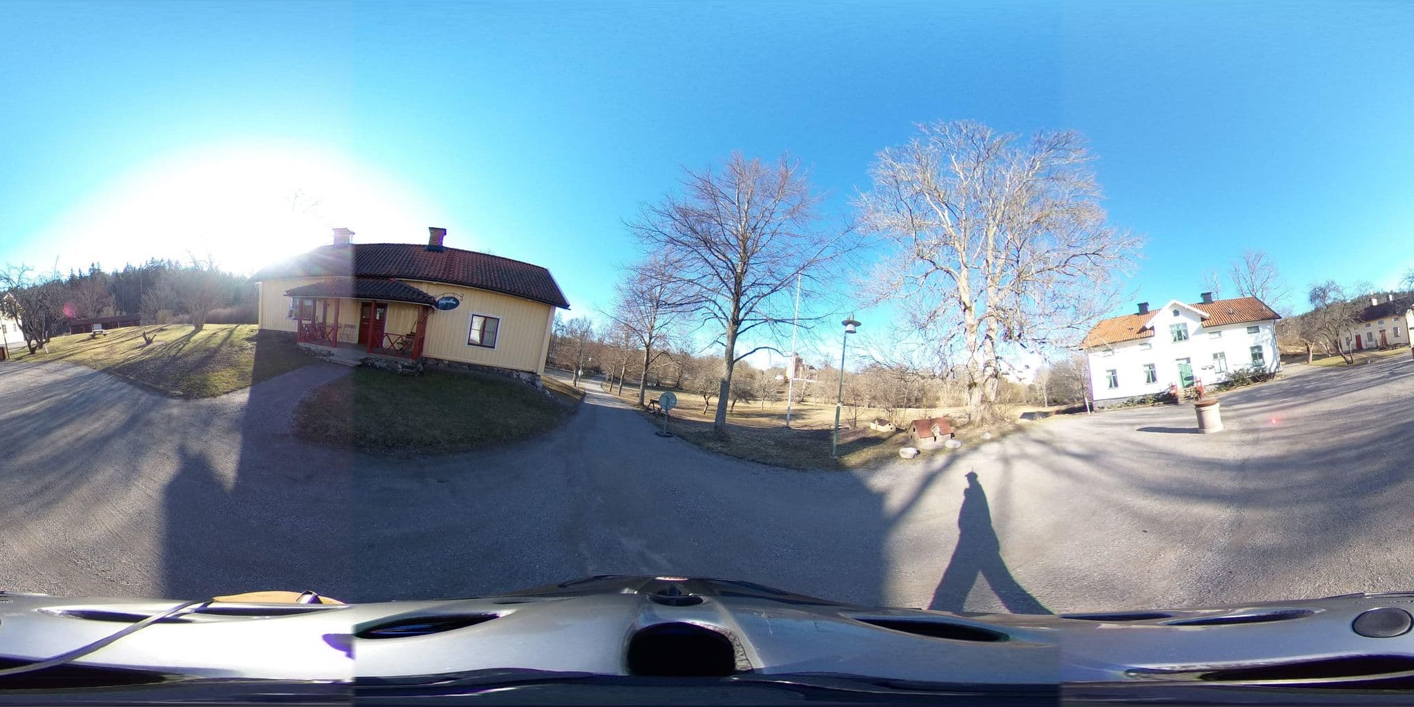 Street view near Lilla Tyresö Pensionat & Vandrarhem, Saltsjöbaden — © bruno360 (CC BY-SA · Mapillary)