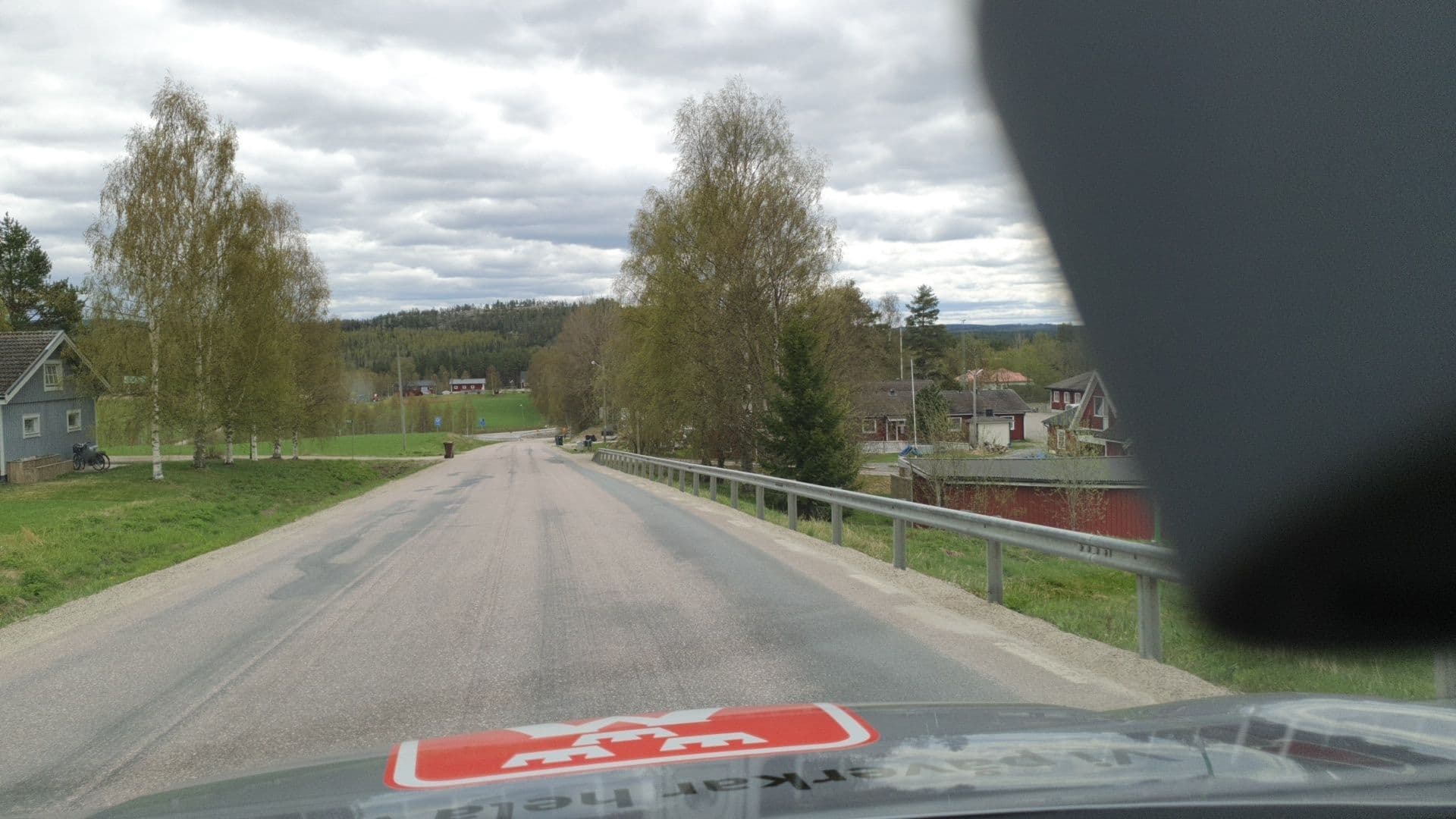 Street view near Eliassons Krog, Bredbyn — © roadroid (CC BY-SA · Mapillary)