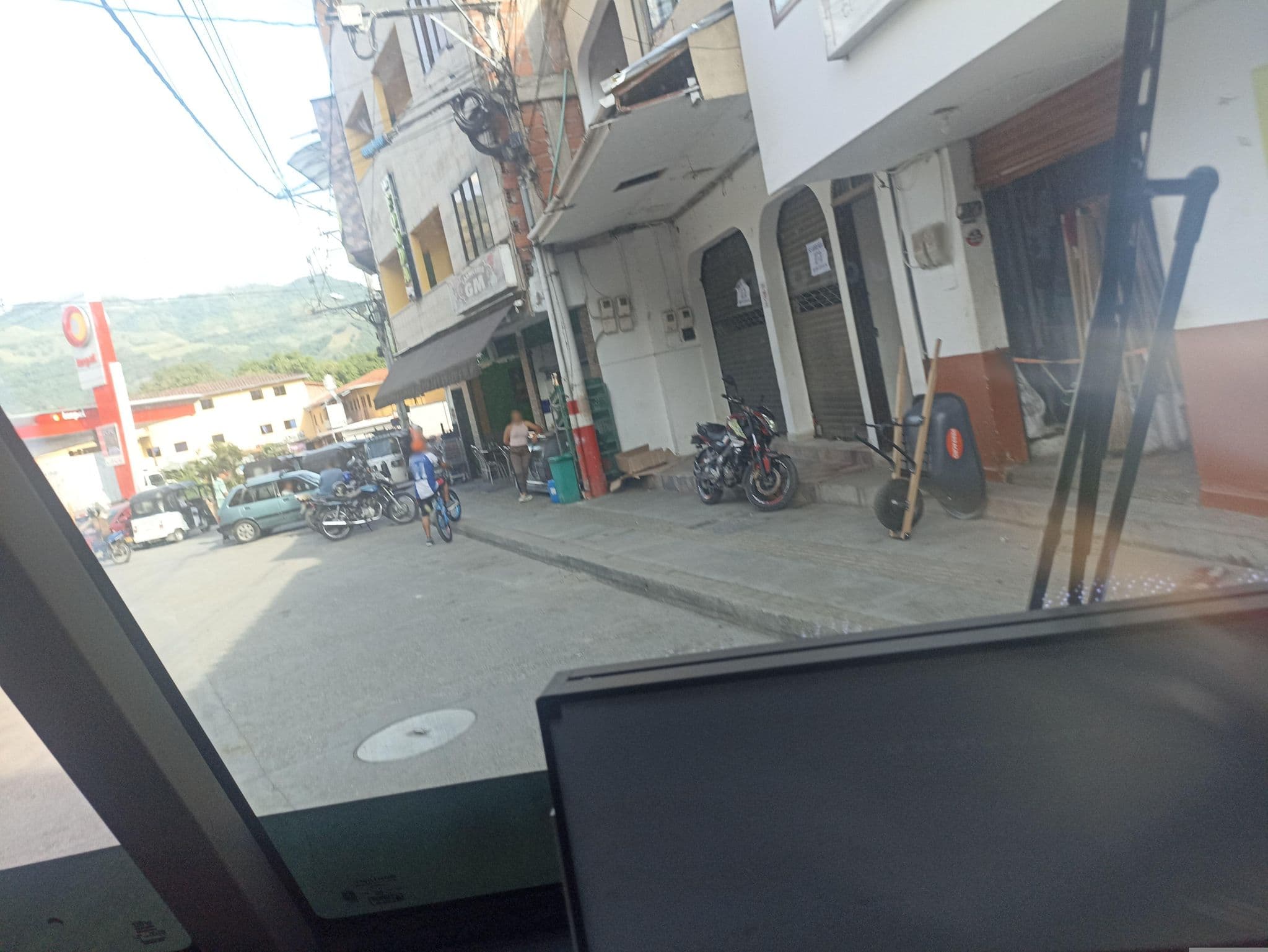 Street view near Hotel La Fonda, La Pintada — © ljtoro (CC BY-SA · Mapillary)