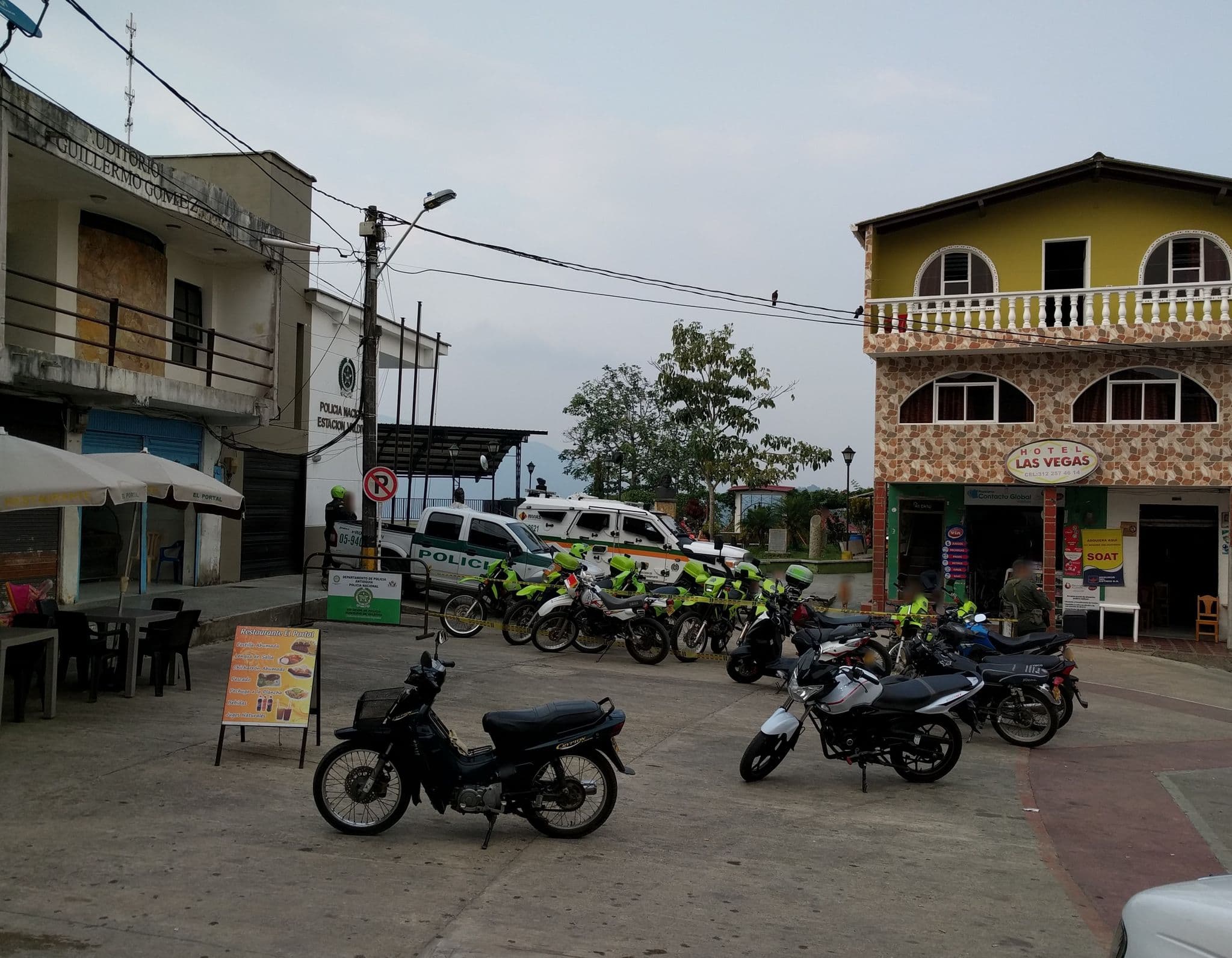 Street view near Hostal Las Vegas, Briceño — © janvanbekkum (CC BY-SA · Mapillary)