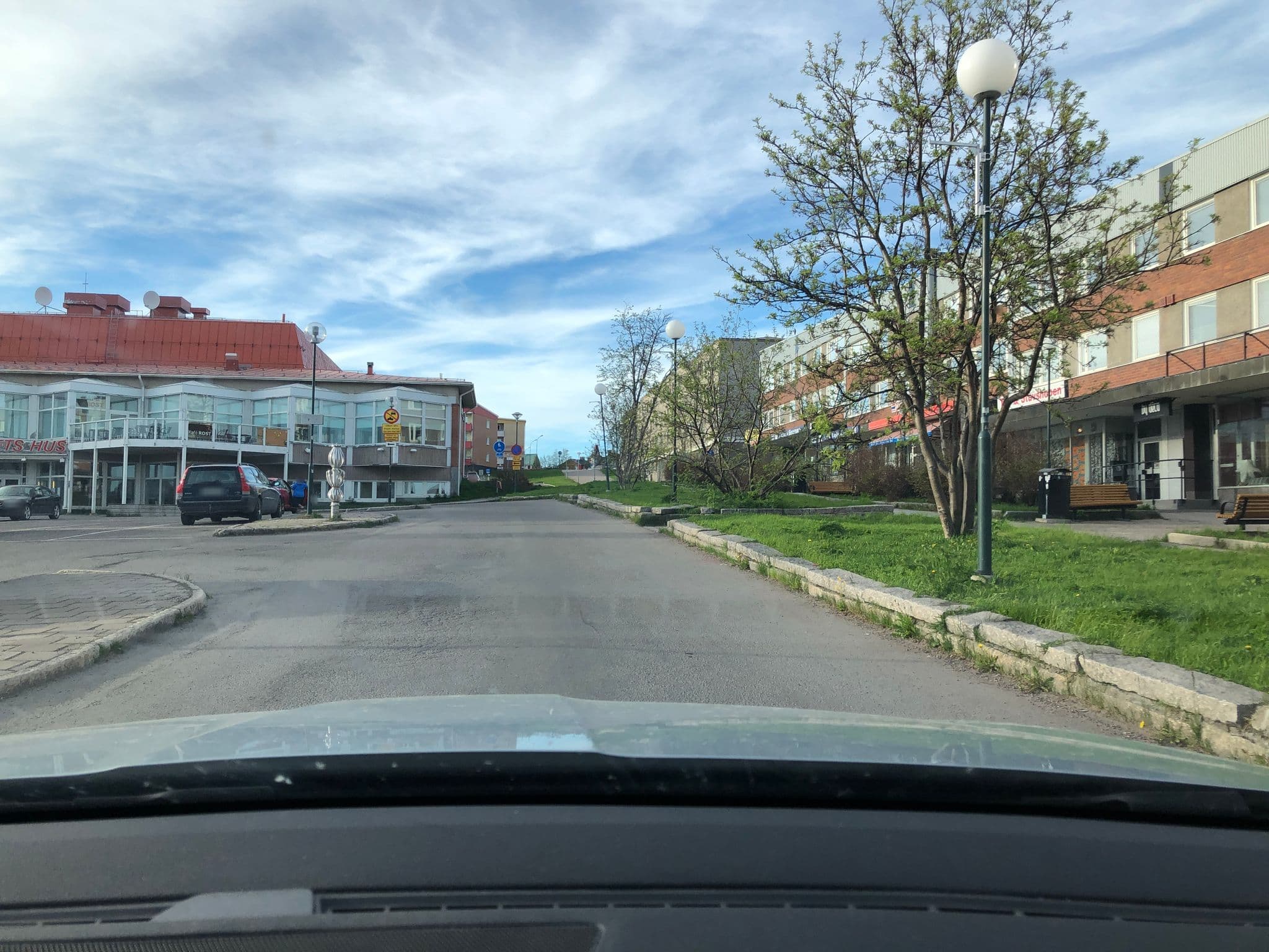 Street view near Bishops Inn, Kiruna — © adville (CC BY-SA · Mapillary)