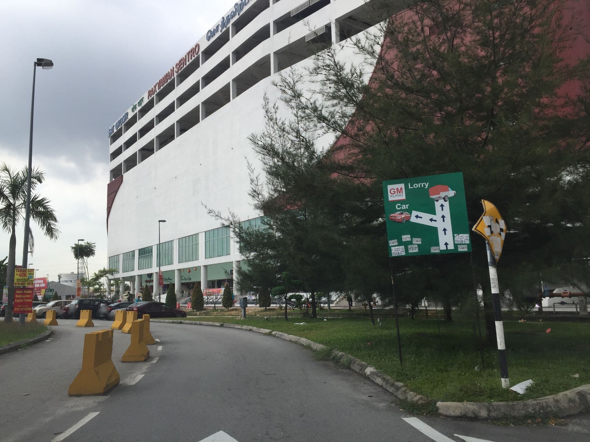 Street view near EZI HOTEL,Ambang Botanic Klang, Bandar Botanic — © riblit (CC BY-SA · Mapillary)